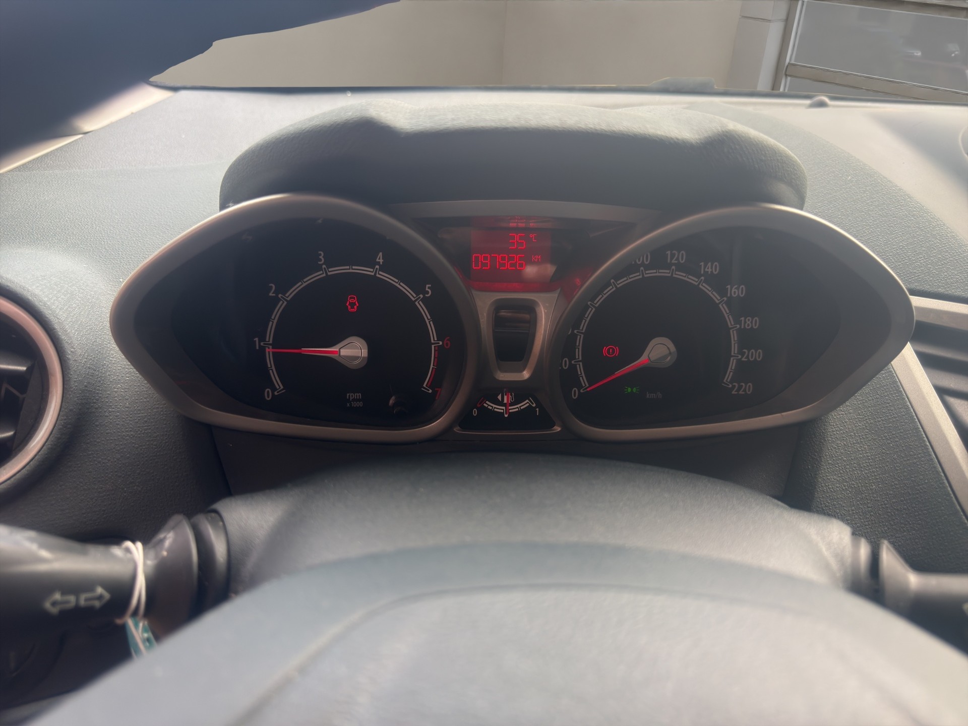 FORD Fiesta 1.4 16V Colourline-image-9