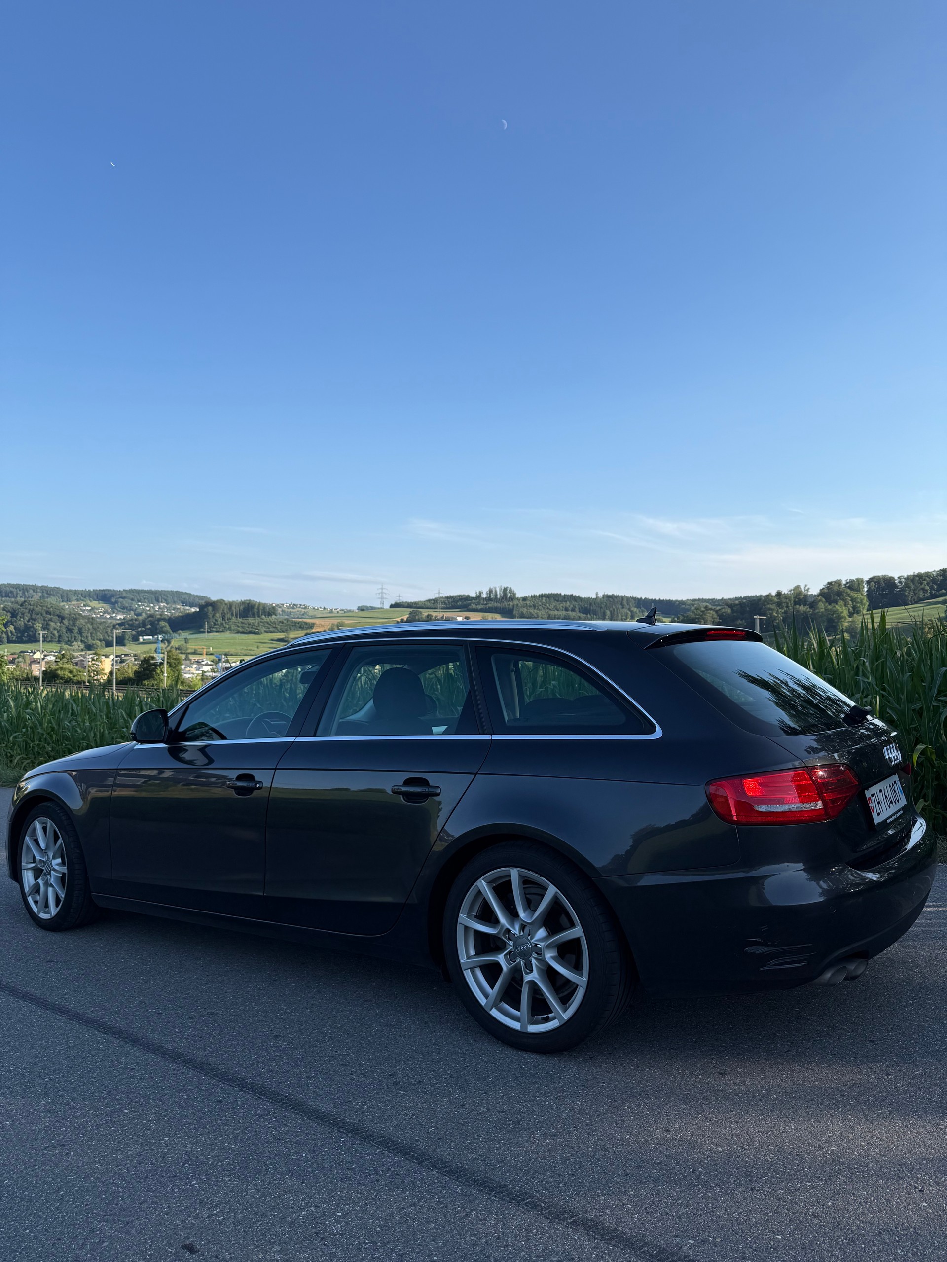 AUDI 2.0 TDI 143 M-Tronic-image-1
