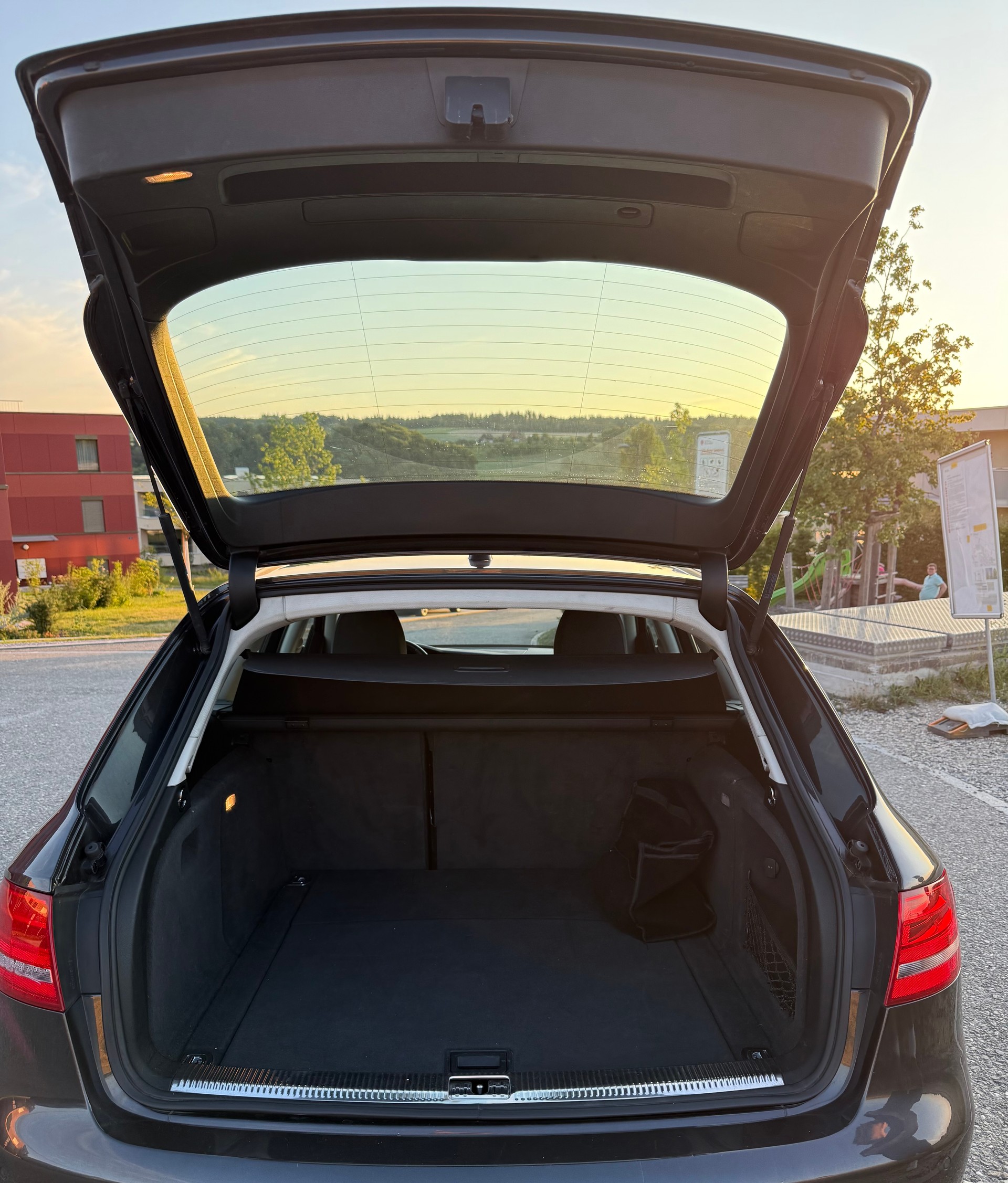 AUDI 2.0 TDI 143 M-Tronic-image-3