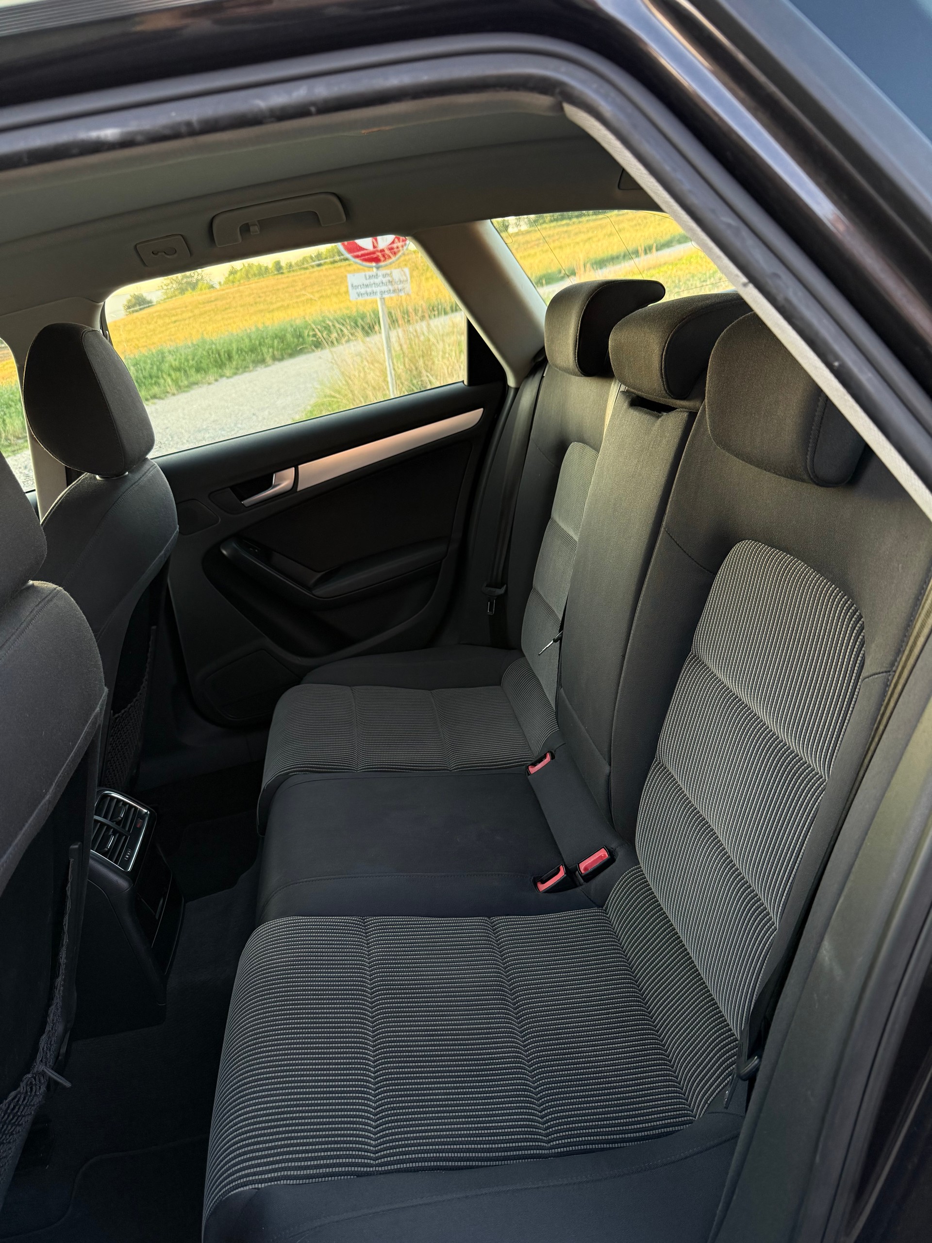 AUDI 2.0 TDI 143 M-Tronic-image-4