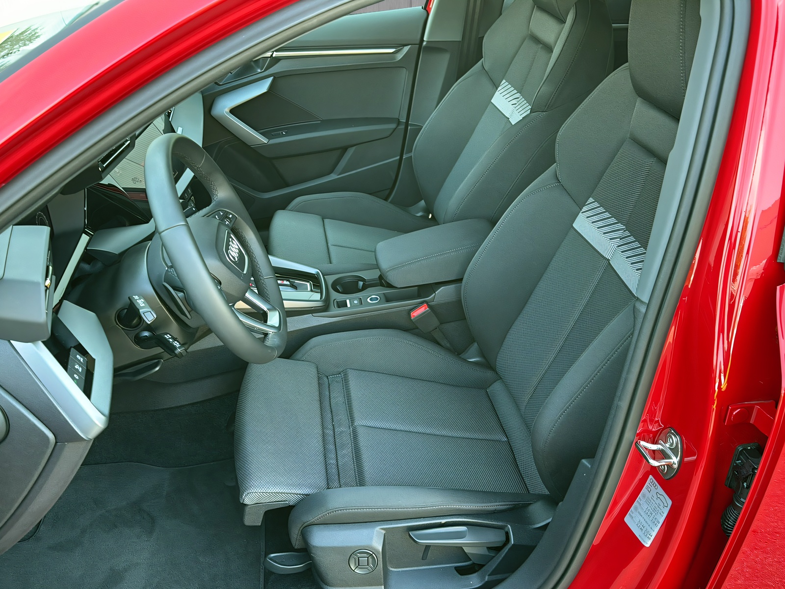 AUDI A3 Sportback 40 TFSI e advanced S-tronic*AHK, Head-up, ACC Tempomat, (5-Jahre Garantie)-image-6