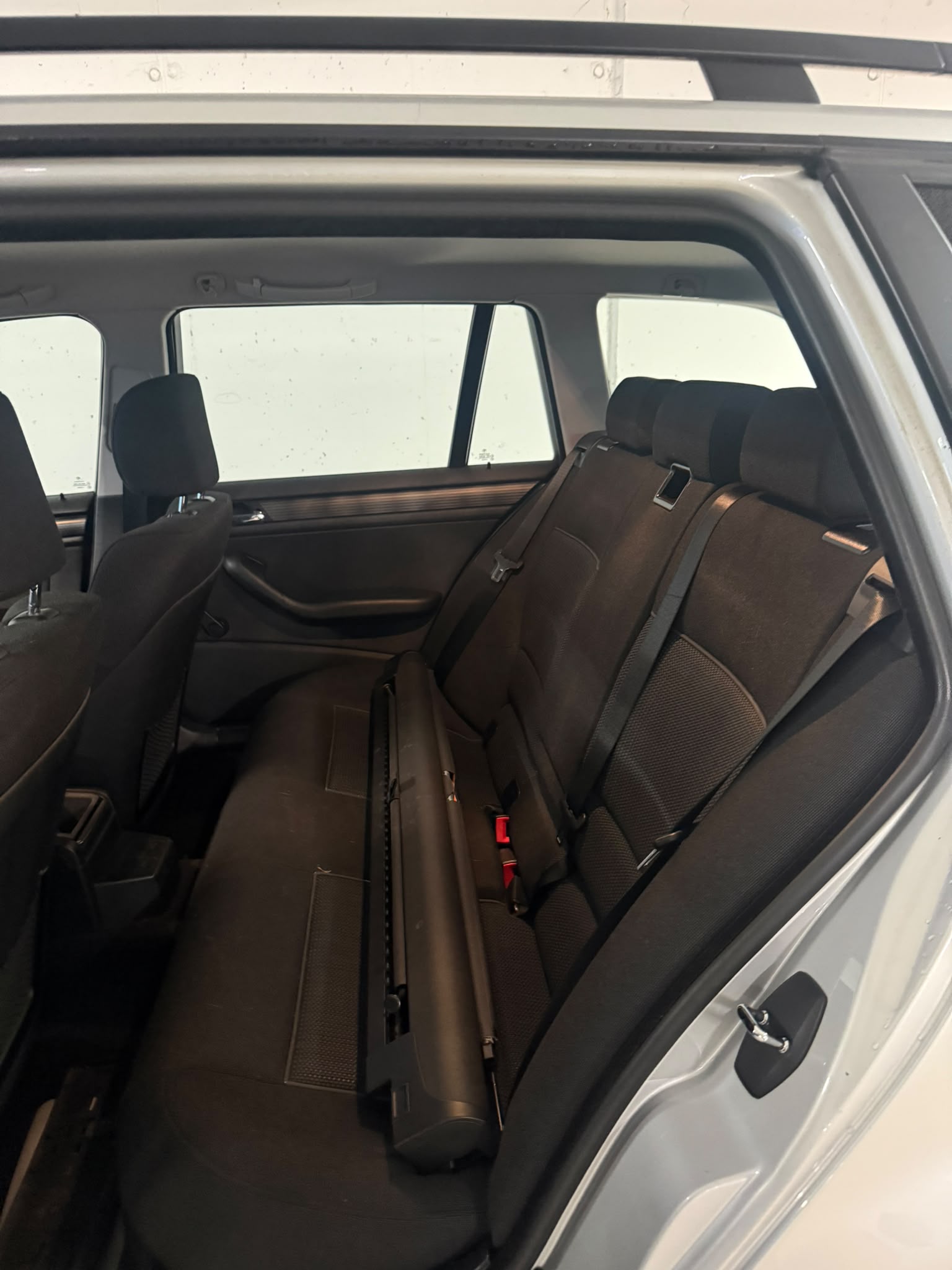 BMW 318i Touring Automatik // MFK NEU-image-8