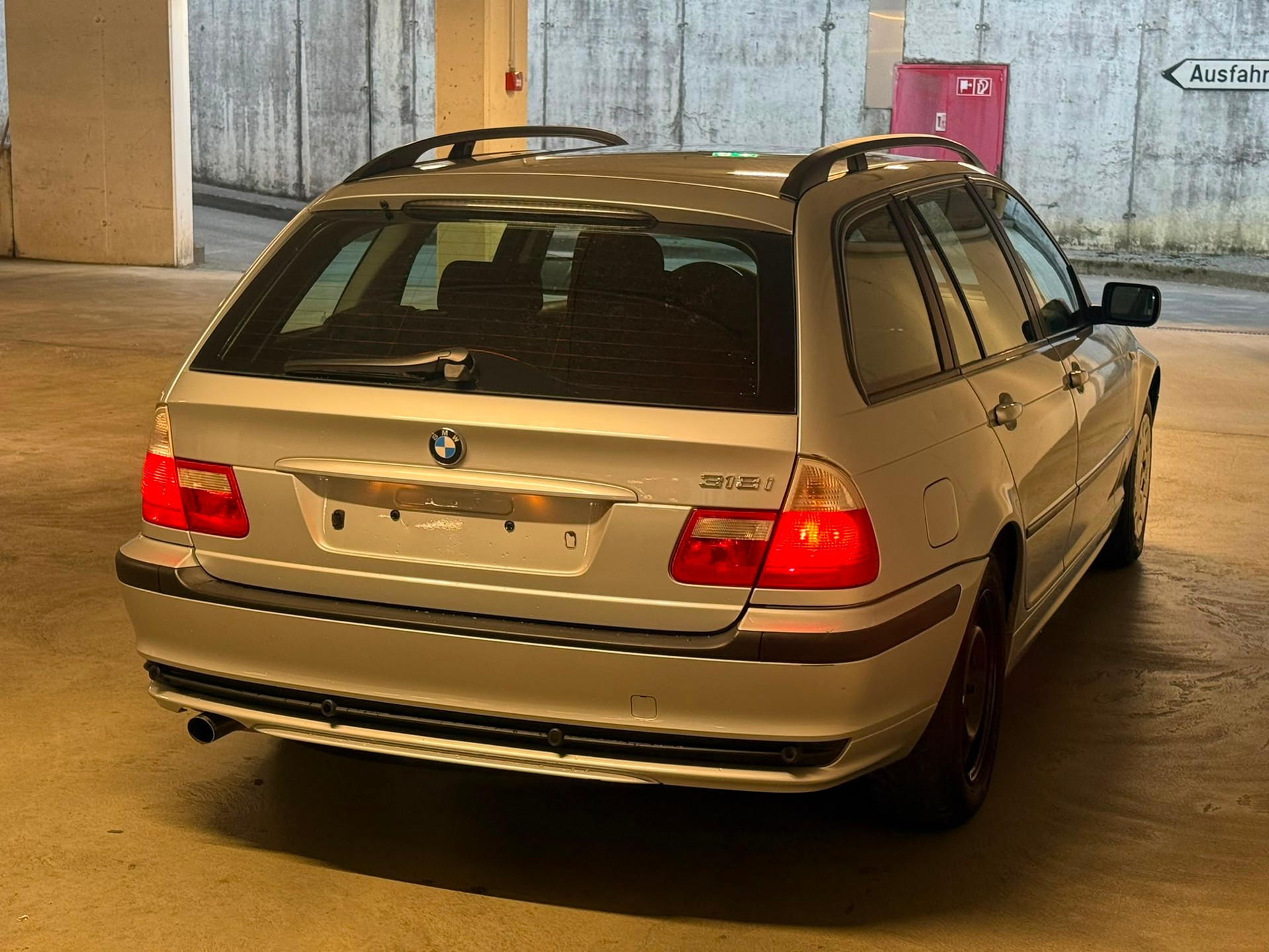 BMW 318i Touring Automatik // MFK NEU-image-6
