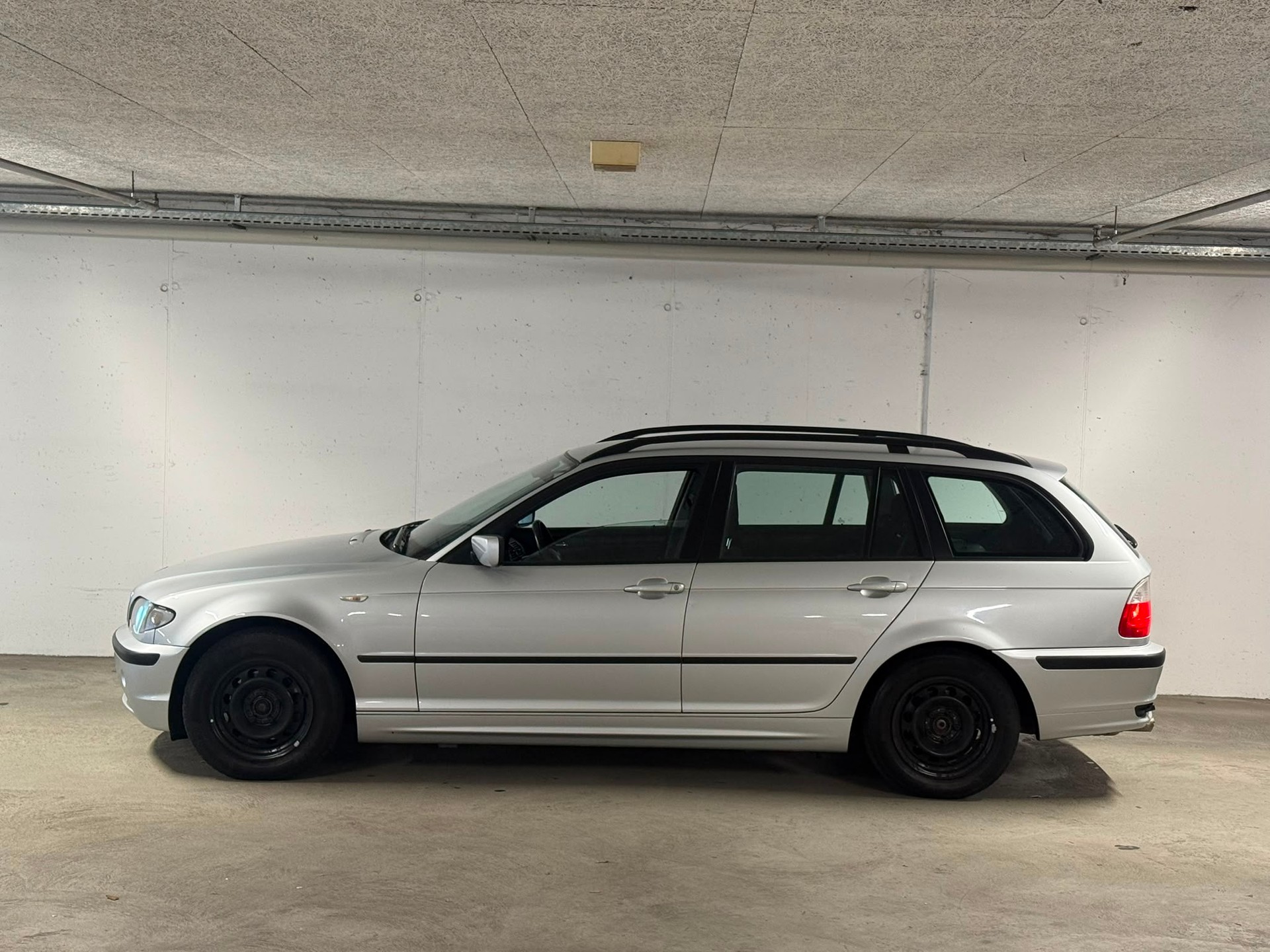BMW 318i Touring Automatik // MFK NEU-image-2
