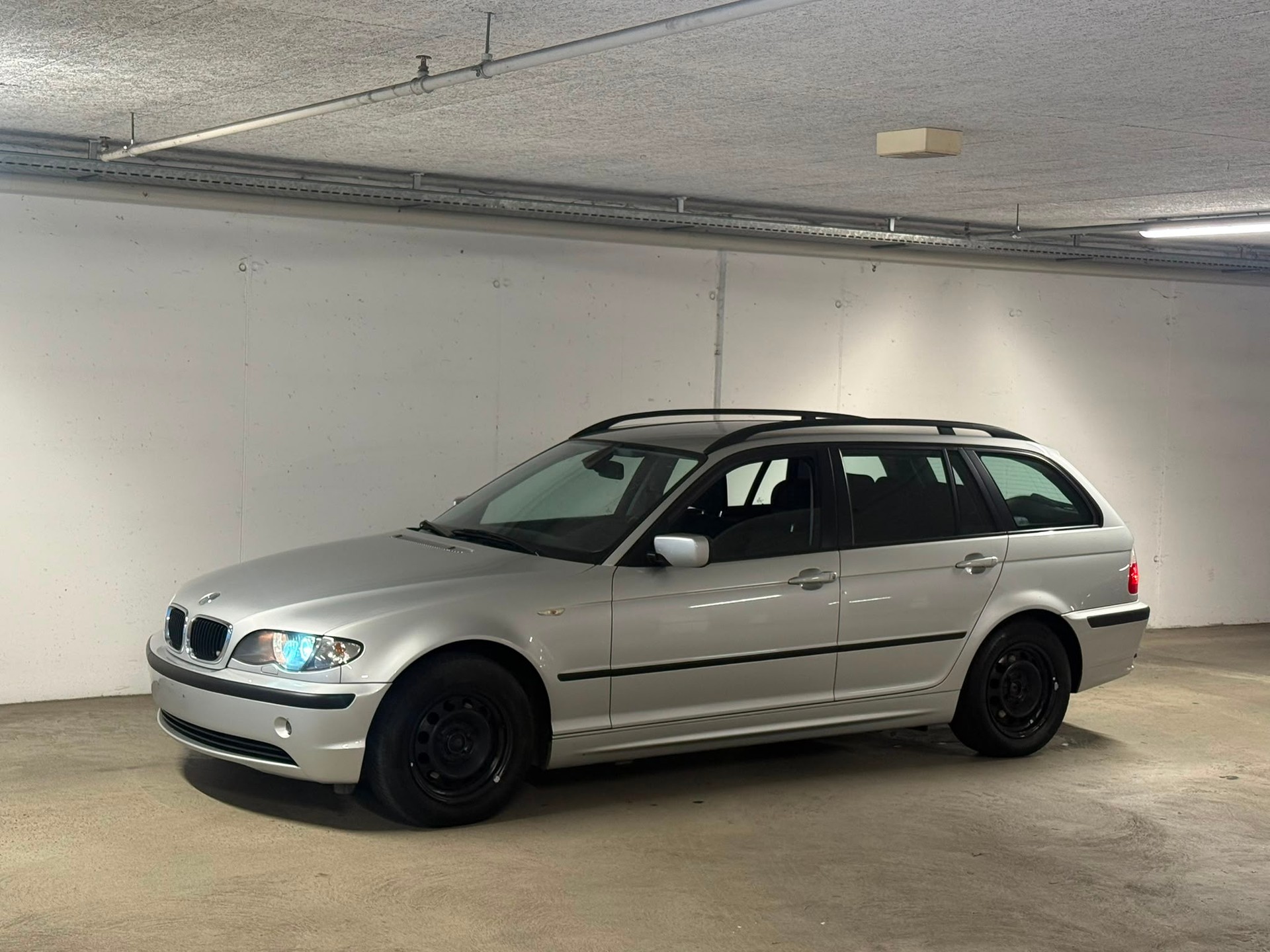 BMW 318i Touring Automatik // MFK NEU-image-0