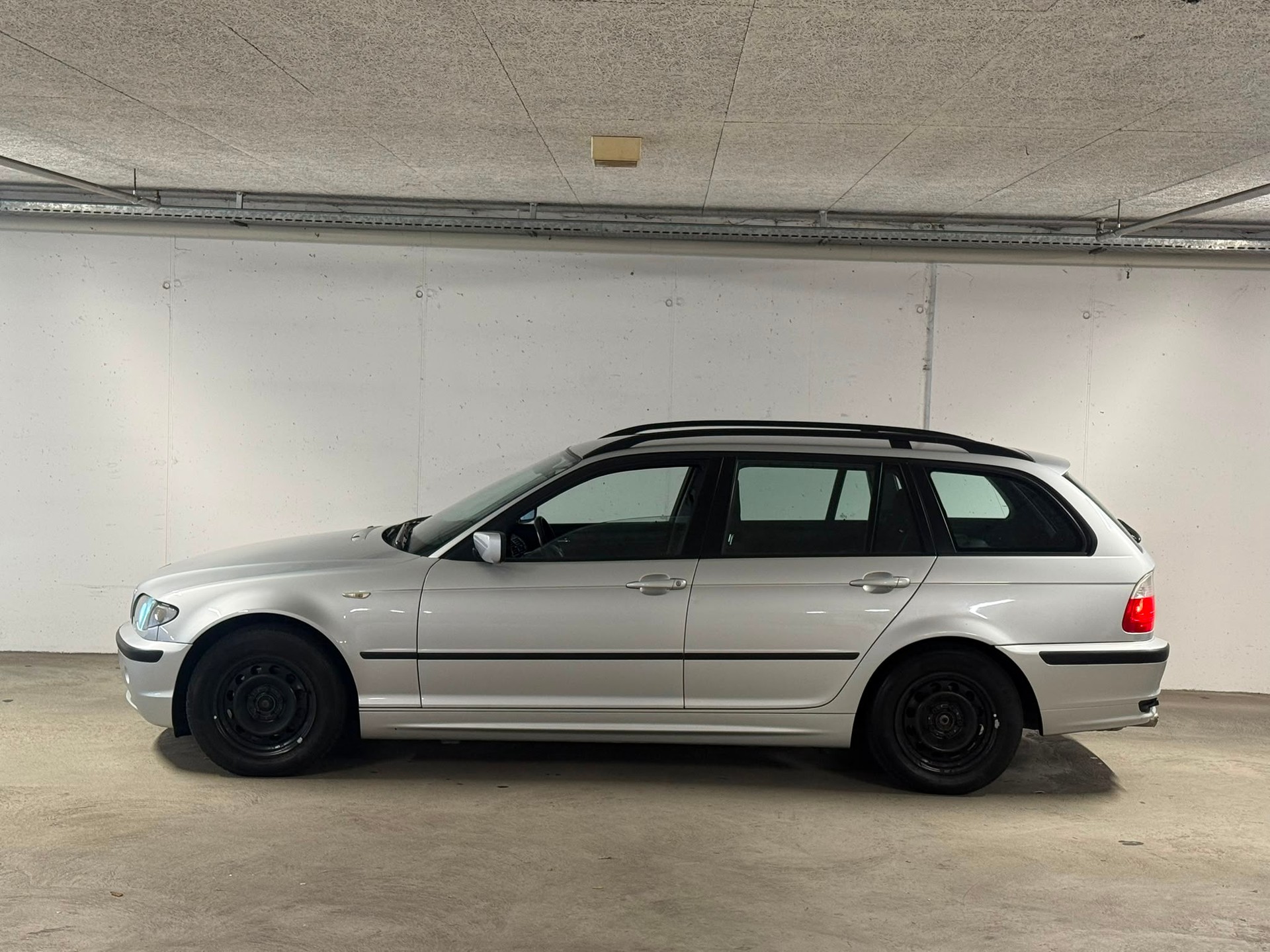 BMW 318i Touring Automatik // MFK NEU-image-1