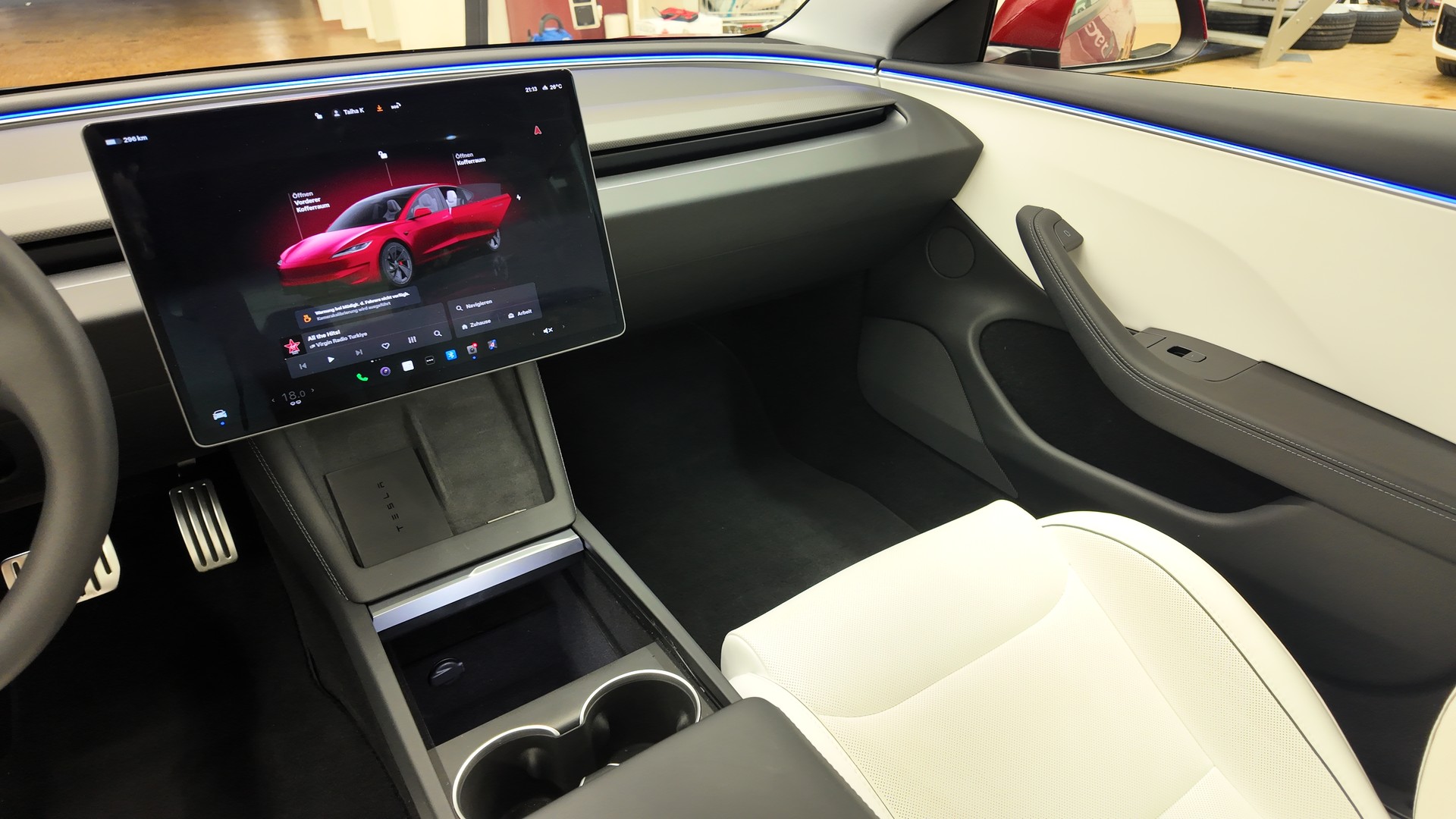 TESLA Model 3 Dual Motor Performance AWD-image-10