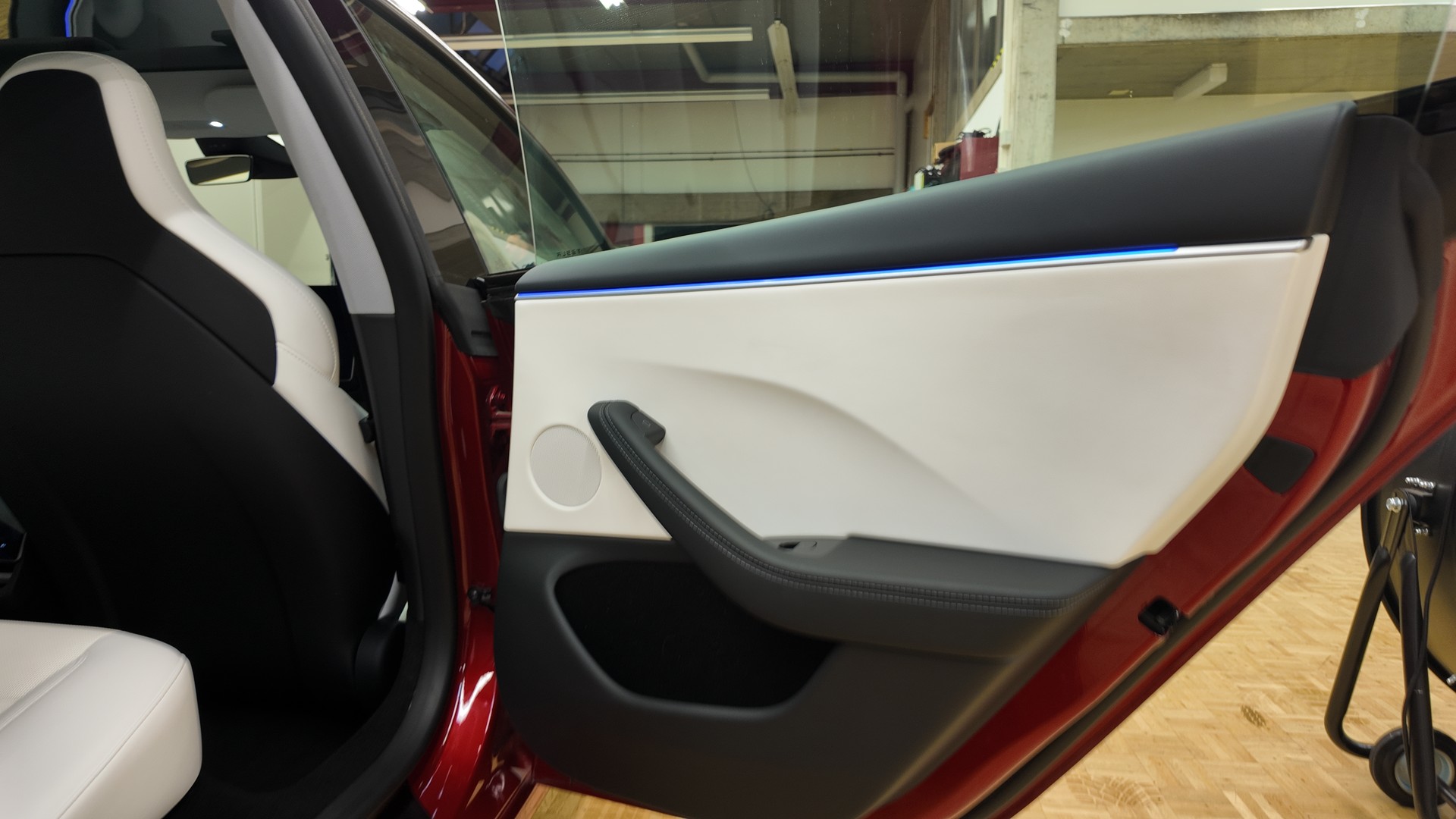 TESLA Model 3 Dual Motor Performance AWD-image-15