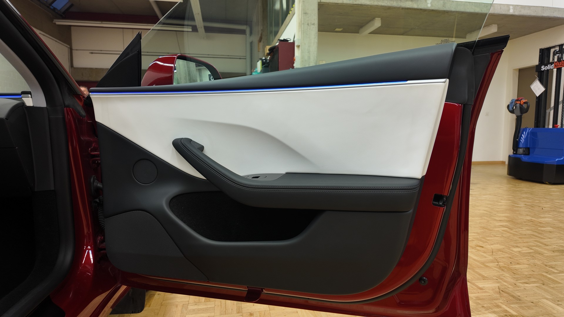 TESLA Model 3 Dual Motor Performance AWD-image-14