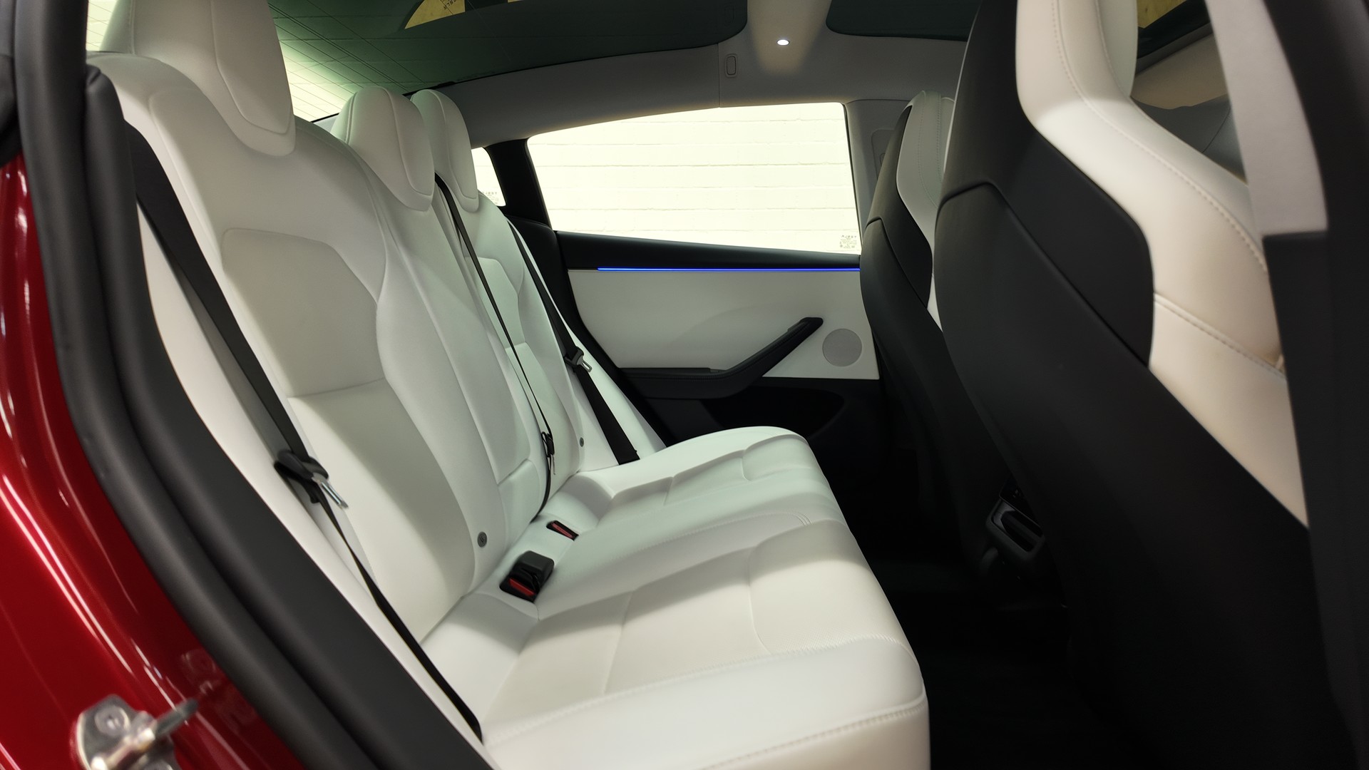 TESLA Model 3 Dual Motor Performance AWD-image-18