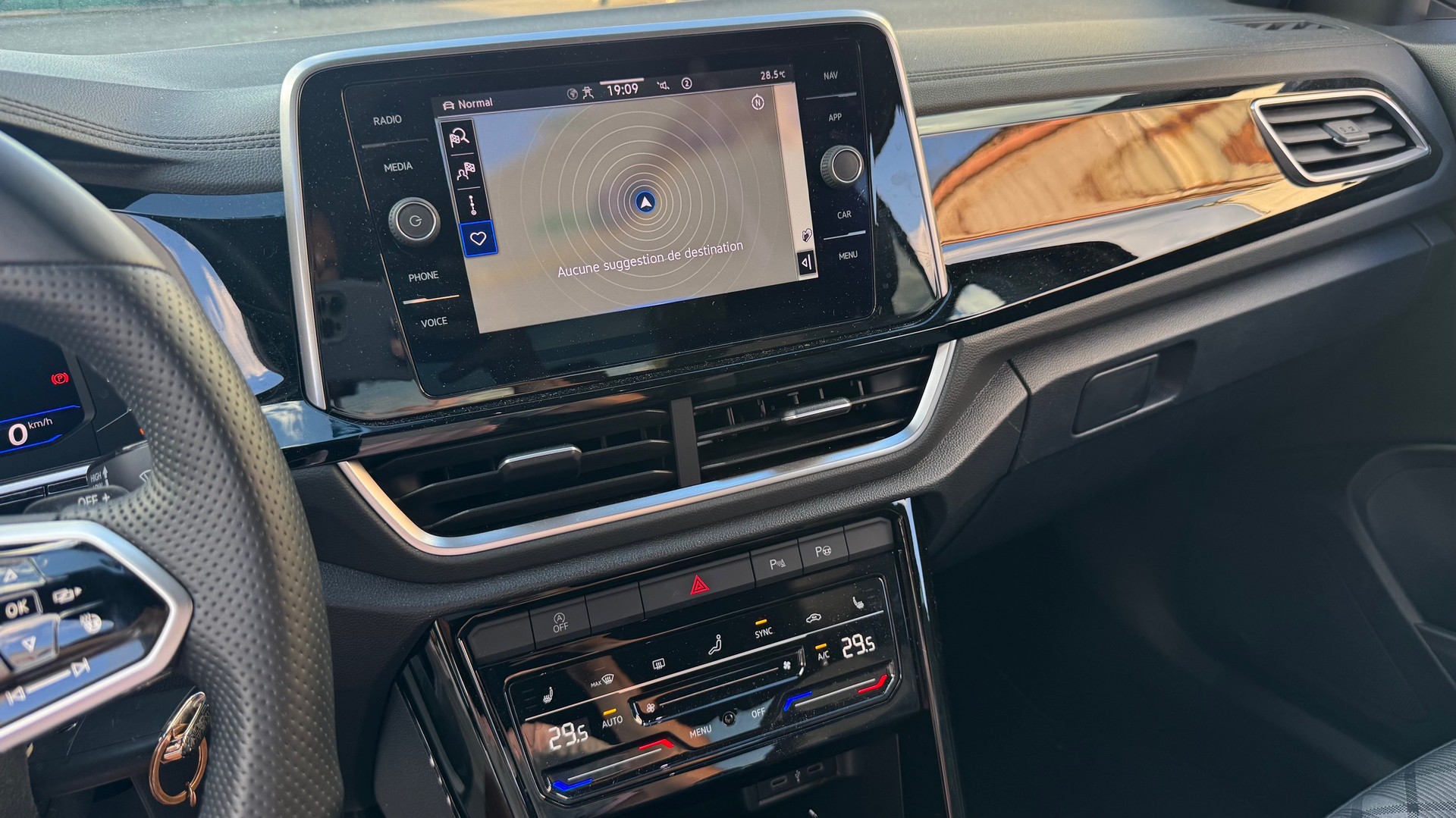 VW T-Roc 2.0 TSI R-Line DSG 4Motion-image-11