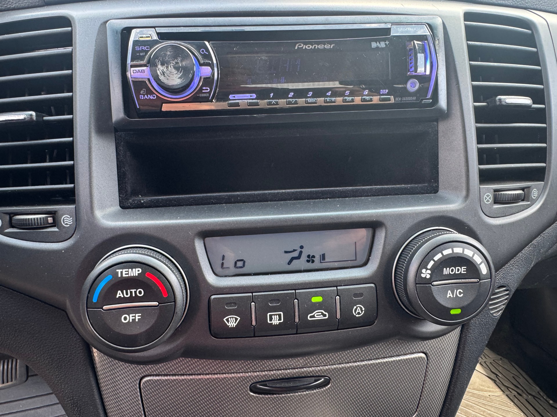 KIA Magentis 2.0 CRDi Trend-image-12