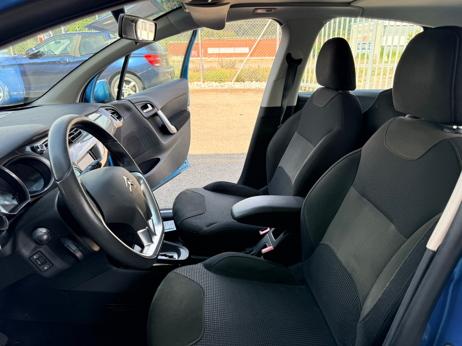 CITROEN C3 1.6i 16V Exclusive Automatic-image-11