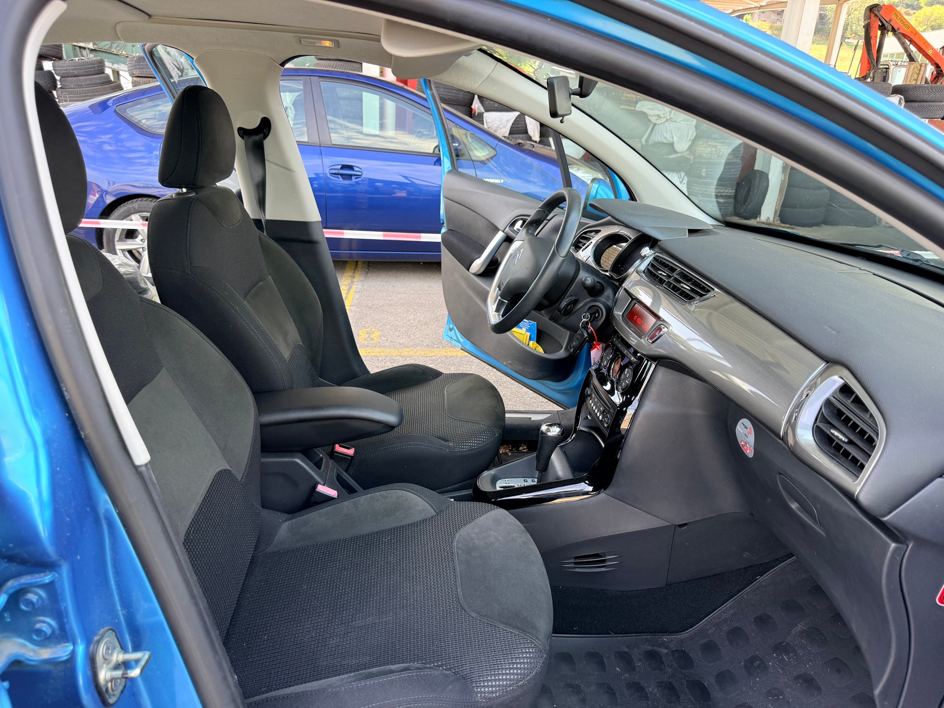 CITROEN C3 1.6i 16V Exclusive Automatic-image-14