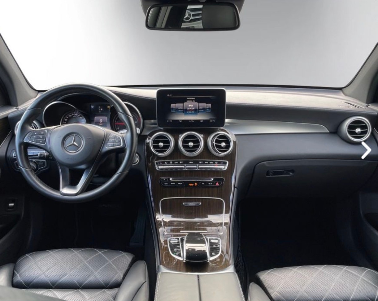 MERCEDES-BENZ GLC 250 d AMG Line 4m-image-4
