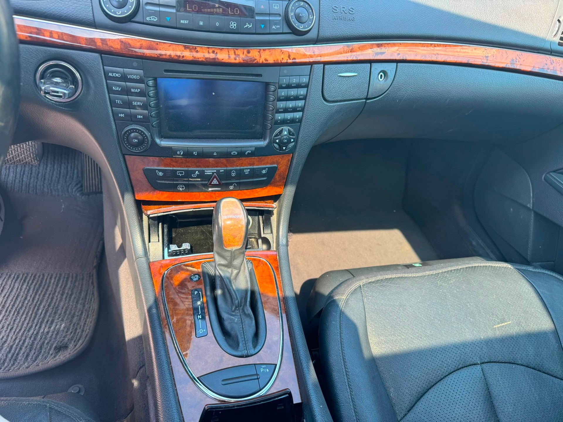 MERCEDES-BENZ E 320 CDI Elégance Automatic-image-10