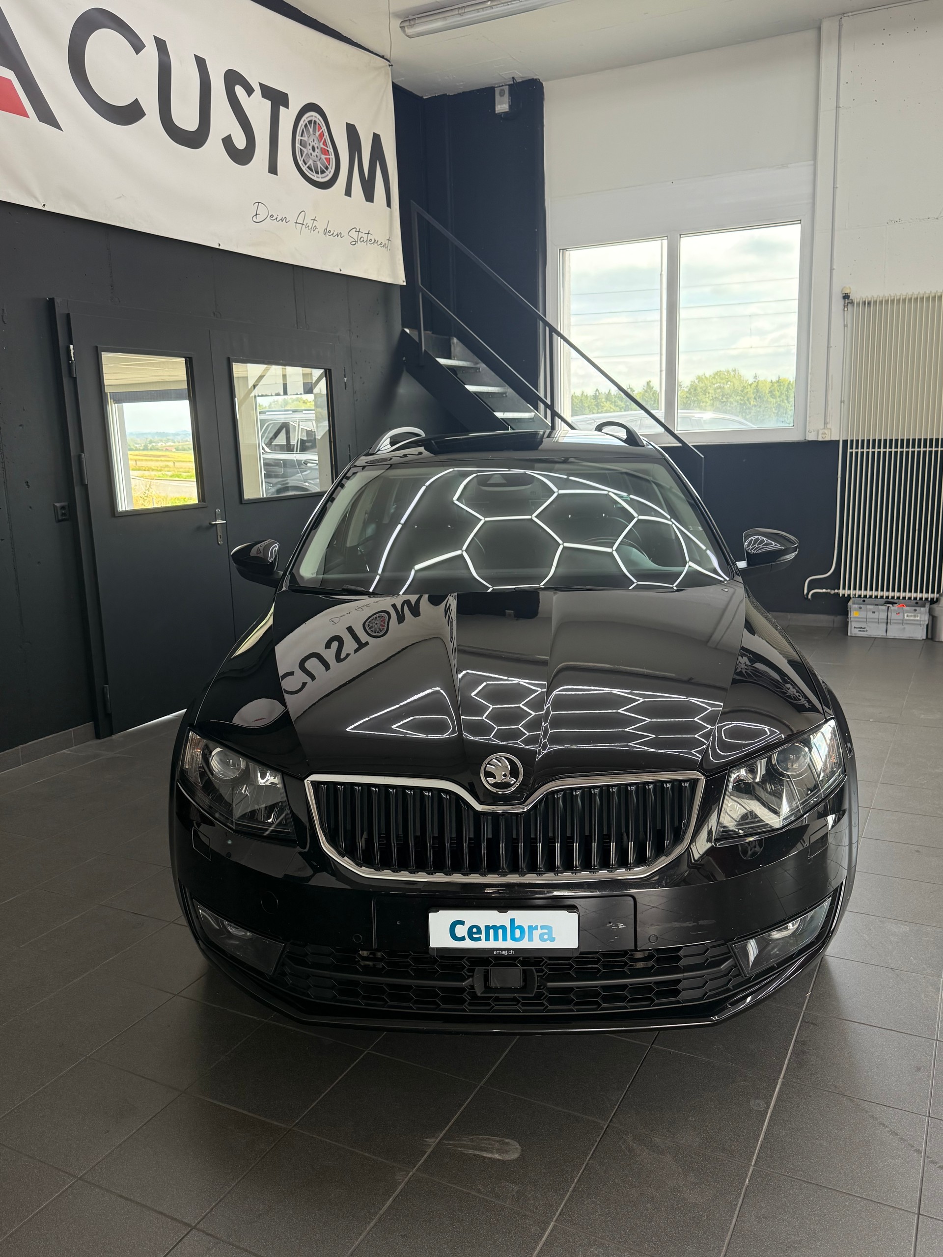 SKODA Octavia Combi 2.0 TDI 4x4 DSG Frisch ab MFK & grossem Service inkl. Zahnriemen/Wasserpumpe-image-1