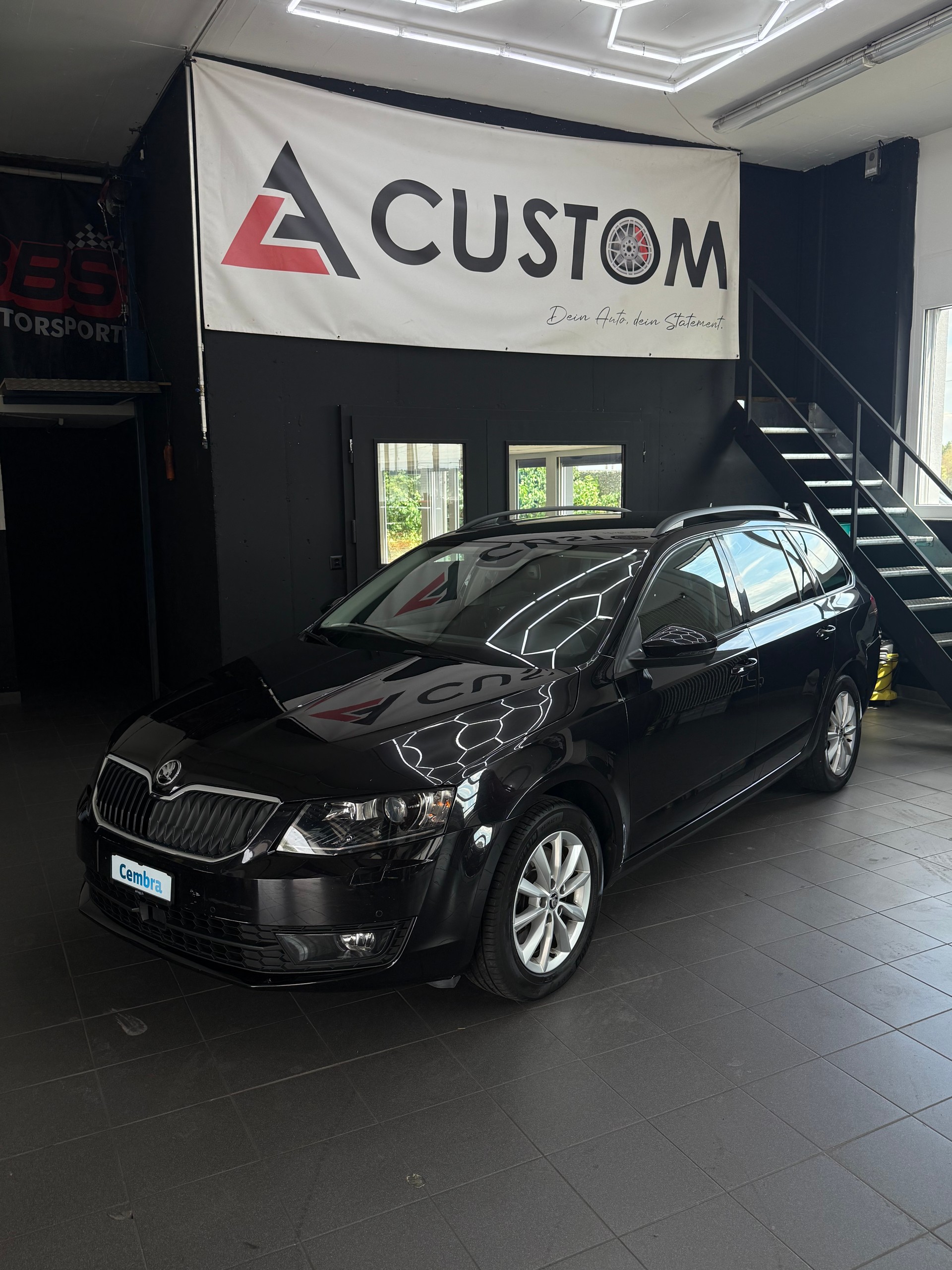 SKODA Octavia Combi 2.0 TDI 4x4 DSG Frisch ab MFK & grossem Service inkl. Zahnriemen/Wasserpumpe-image-0