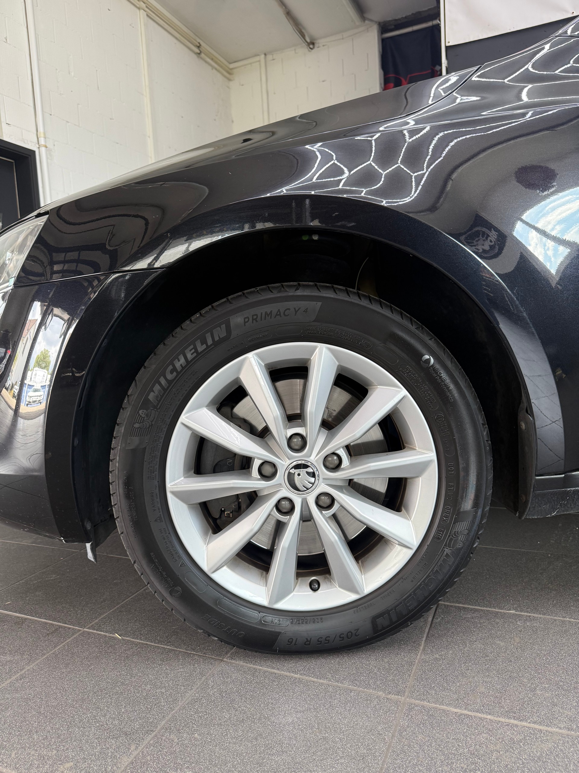 SKODA Octavia Combi 2.0 TDI 4x4 DSG Frisch ab MFK & grossem Service inkl. Zahnriemen/Wasserpumpe-image-4