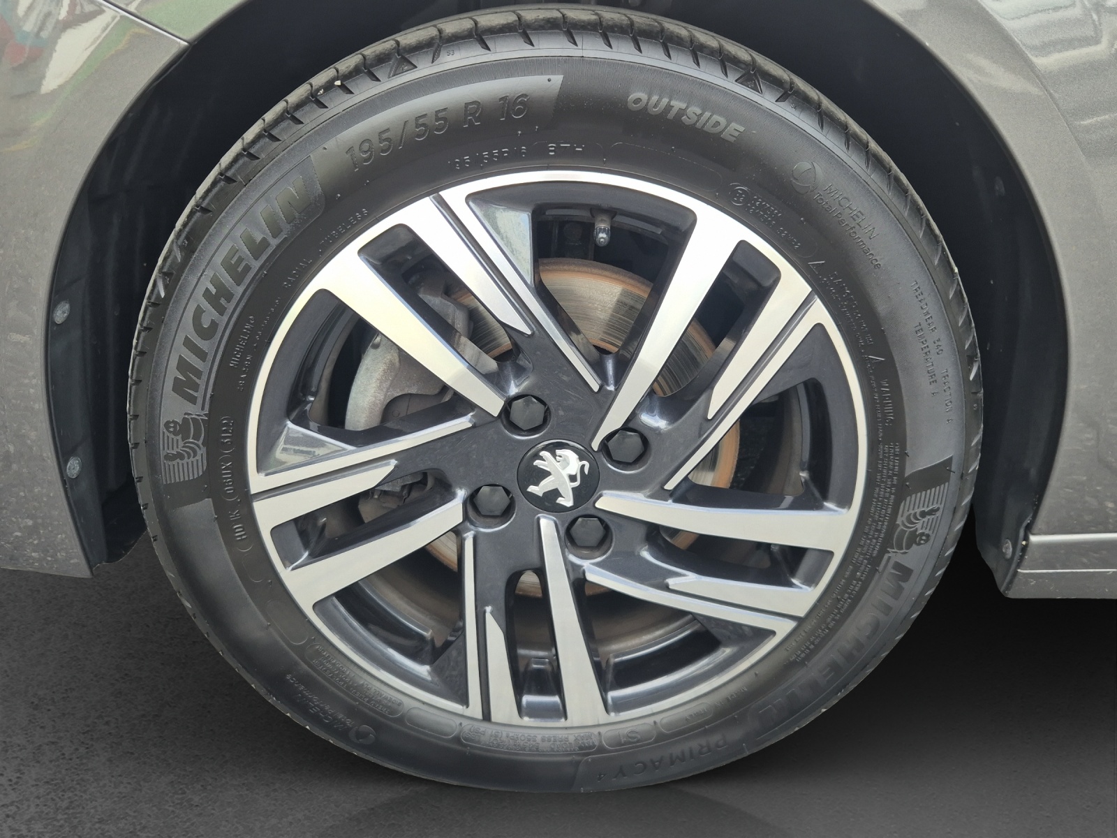 PEUGEOT 208 1.5 BlueHDi Active-image-15