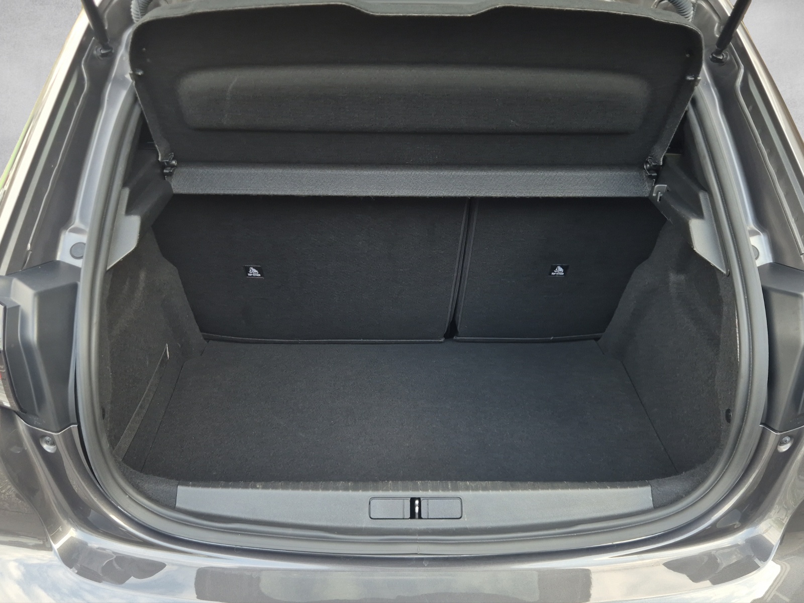 PEUGEOT 208 1.5 BlueHDi Active-image-12