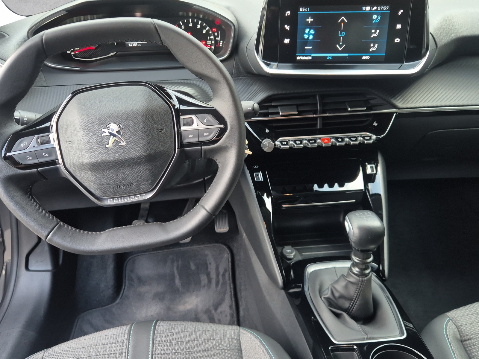 PEUGEOT 208 1.5 BlueHDi Active-image-9