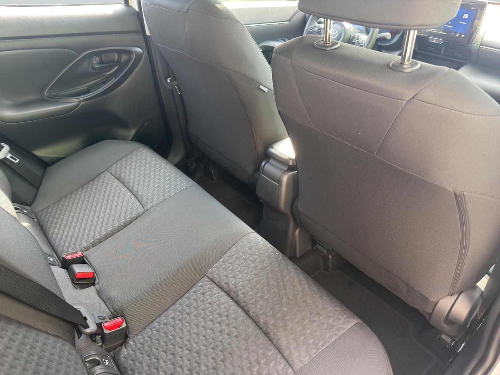 TOYOTA Yaris Cross 1.5 Comfort e-CVT-image-9