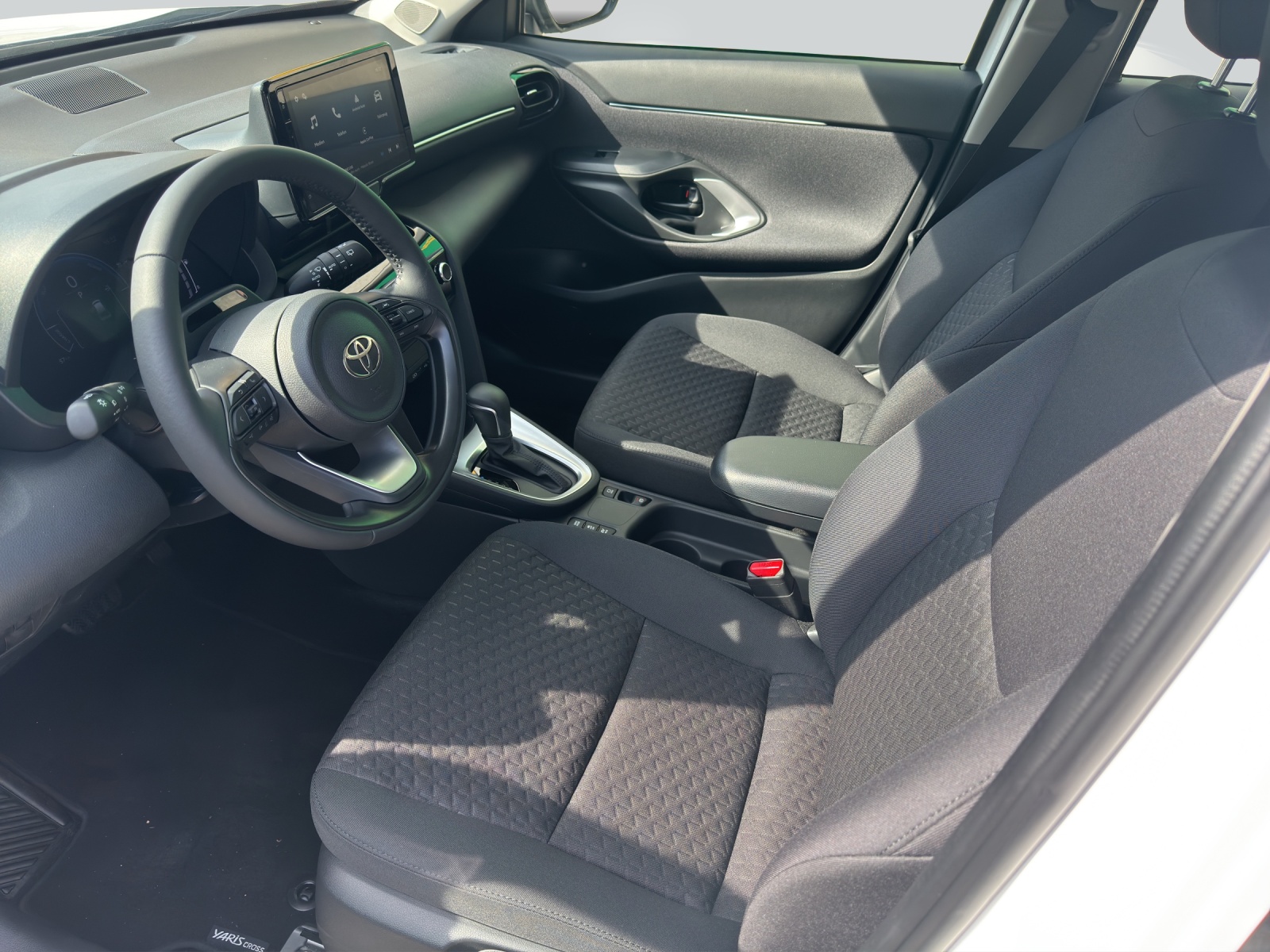 TOYOTA Yaris Cross 1.5 Comfort e-CVT-image-6