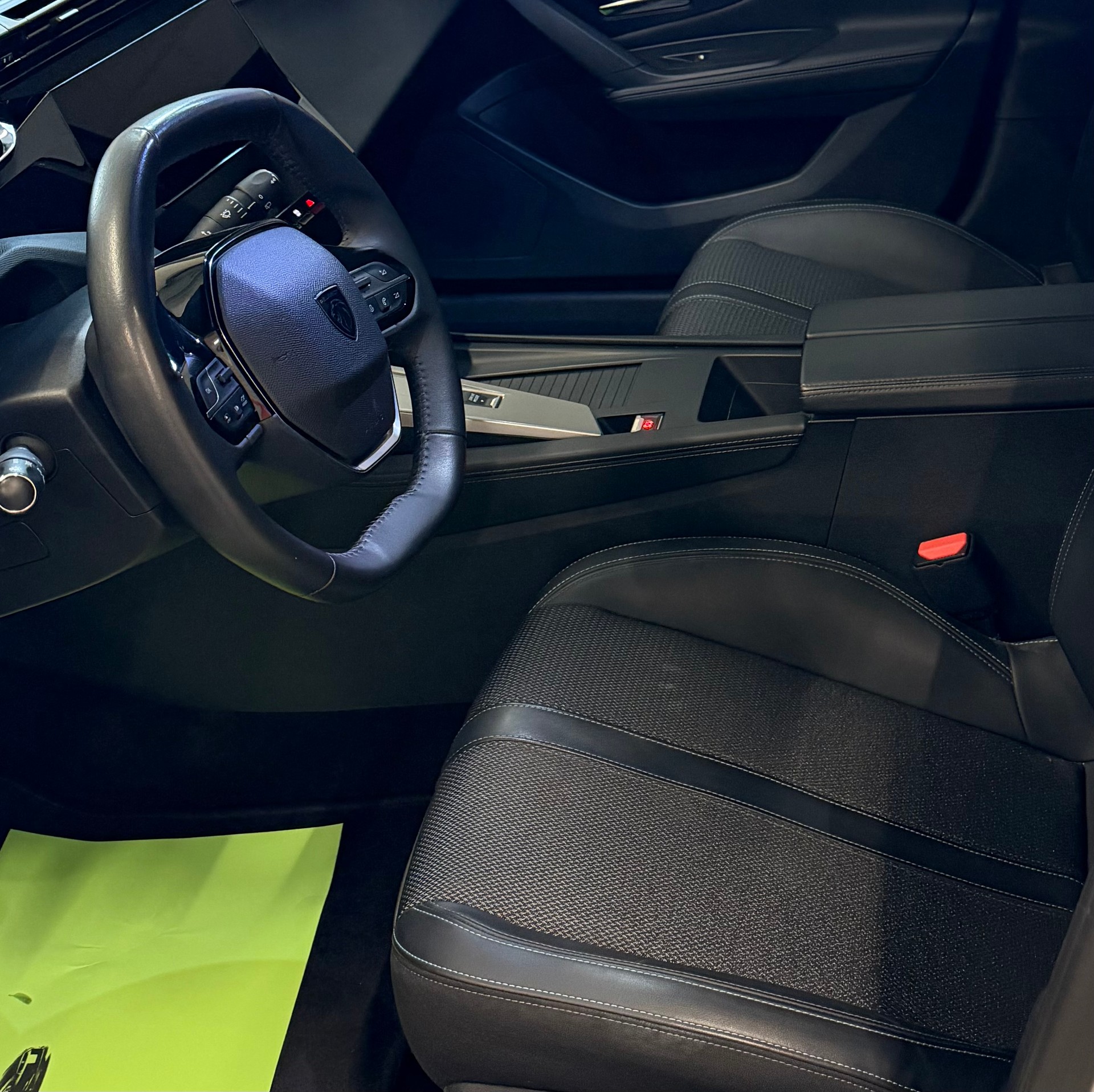 PEUGEOT 308 SW 1.5 BlueHDI Allure EAT8-image-9