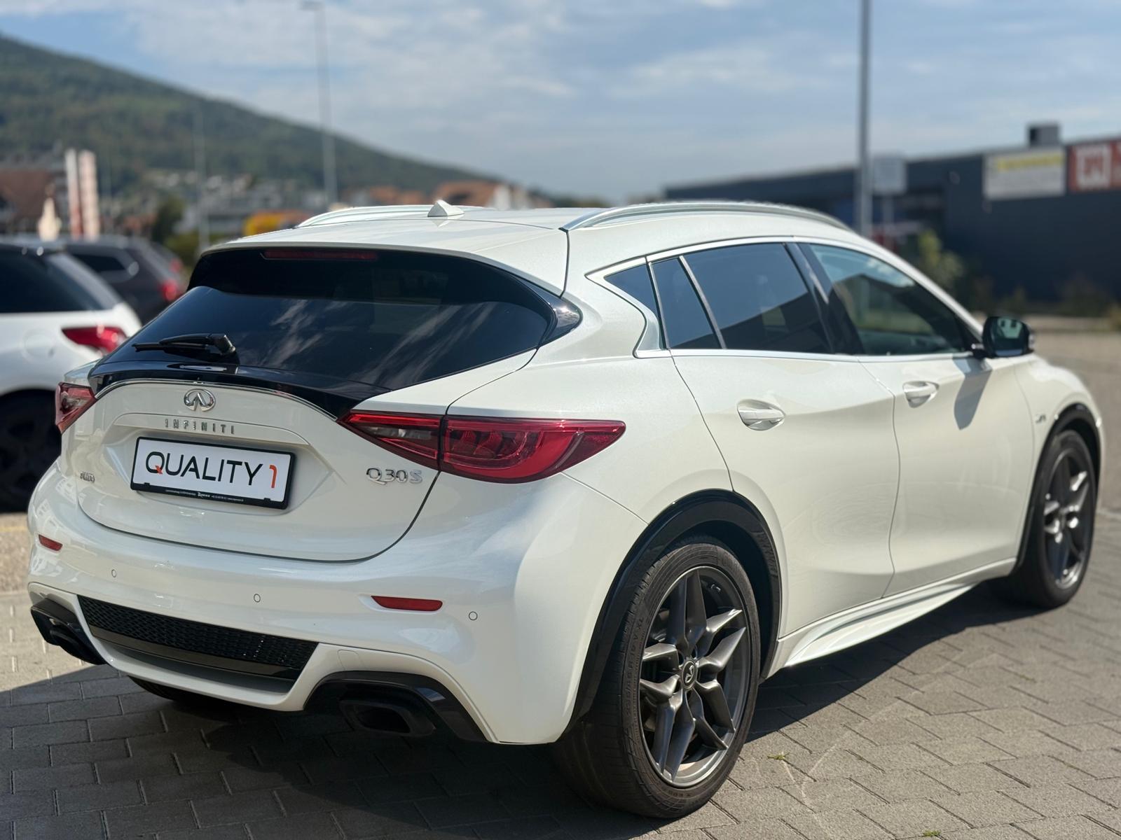 INFINITI Q30 2.0t Sport AWD DCT-image-7