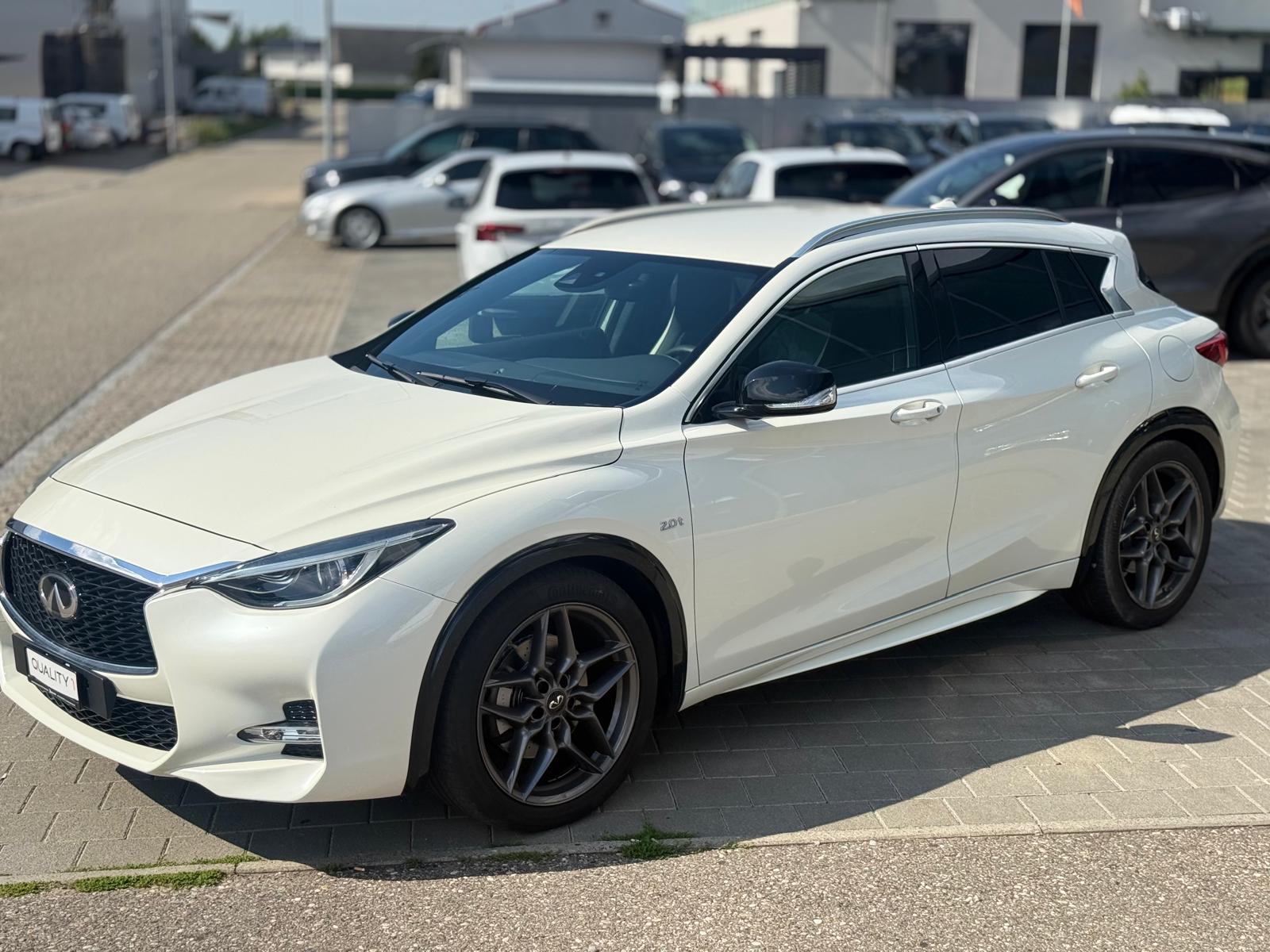 INFINITI Q30 2.0t Sport AWD DCT-image-22