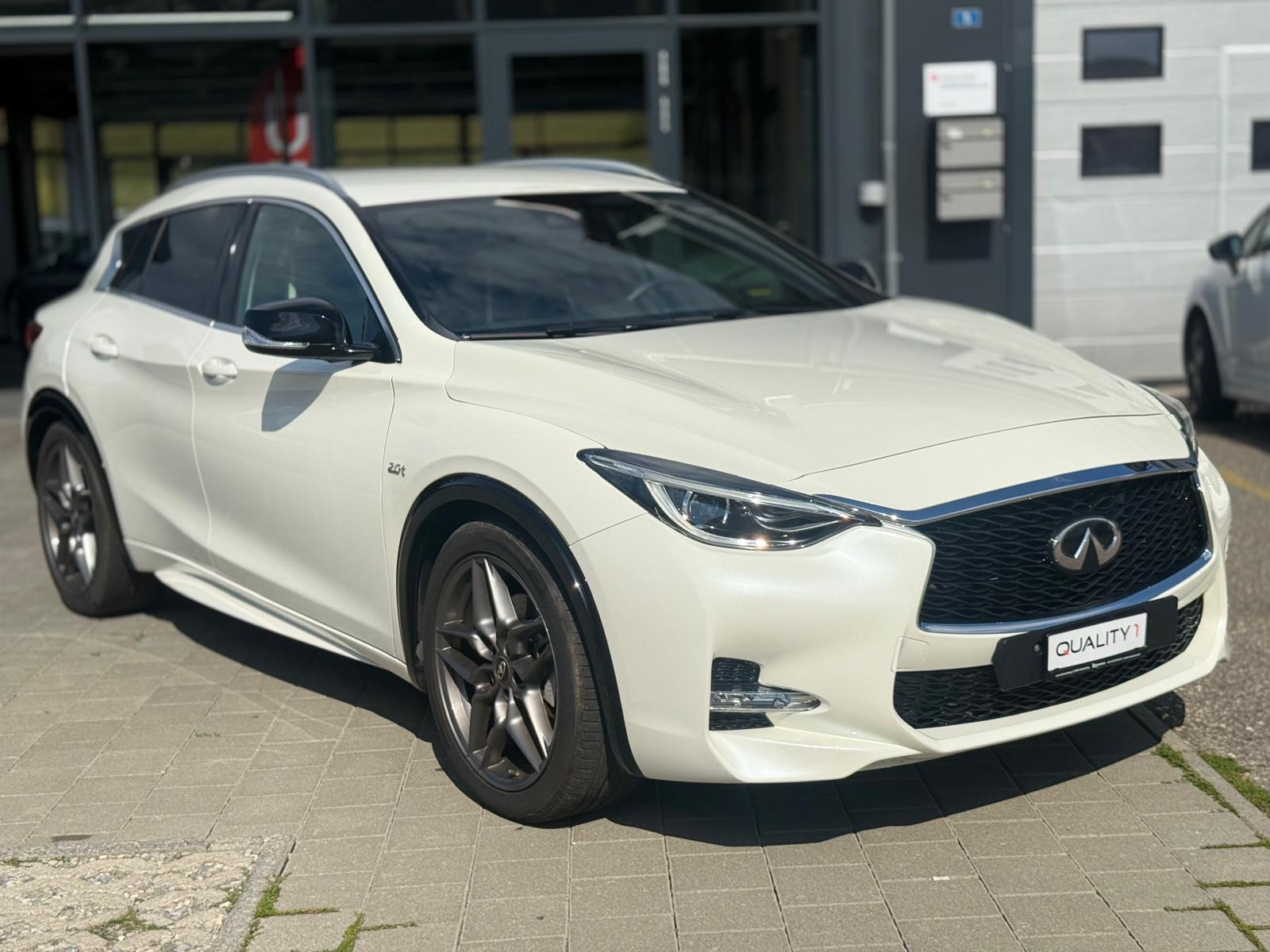 INFINITI Q30 2.0t Sport AWD DCT-image-28