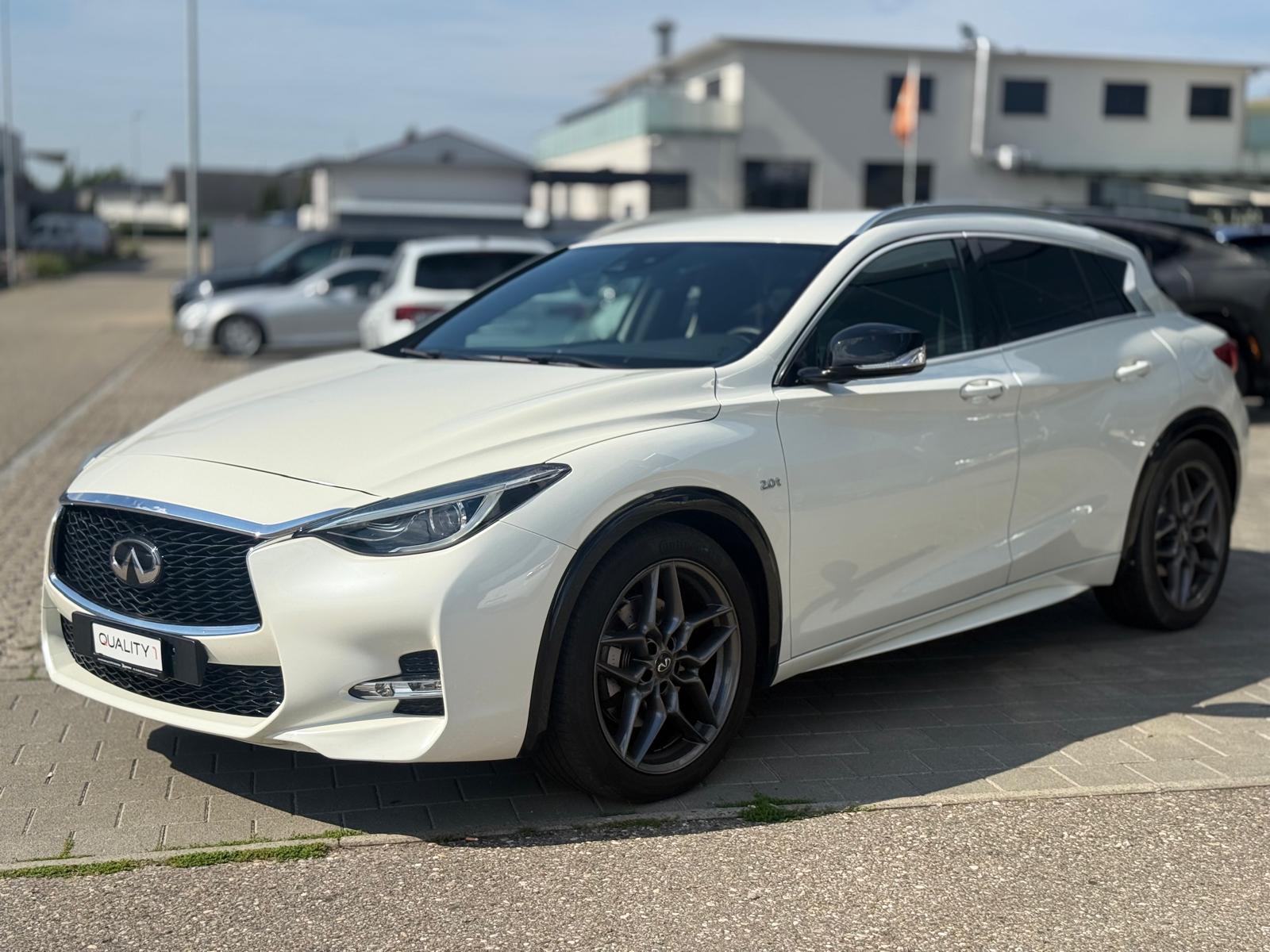 INFINITI Q30 2.0t Sport AWD DCT-image-21
