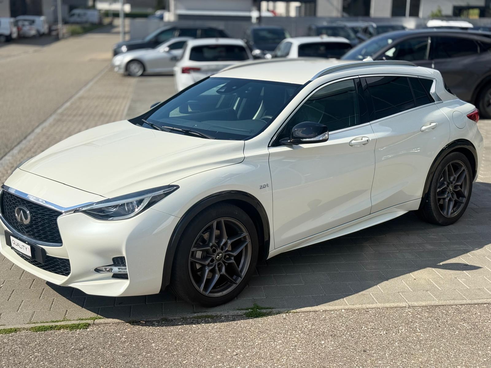 INFINITI Q30 2.0t Sport AWD DCT-image-23