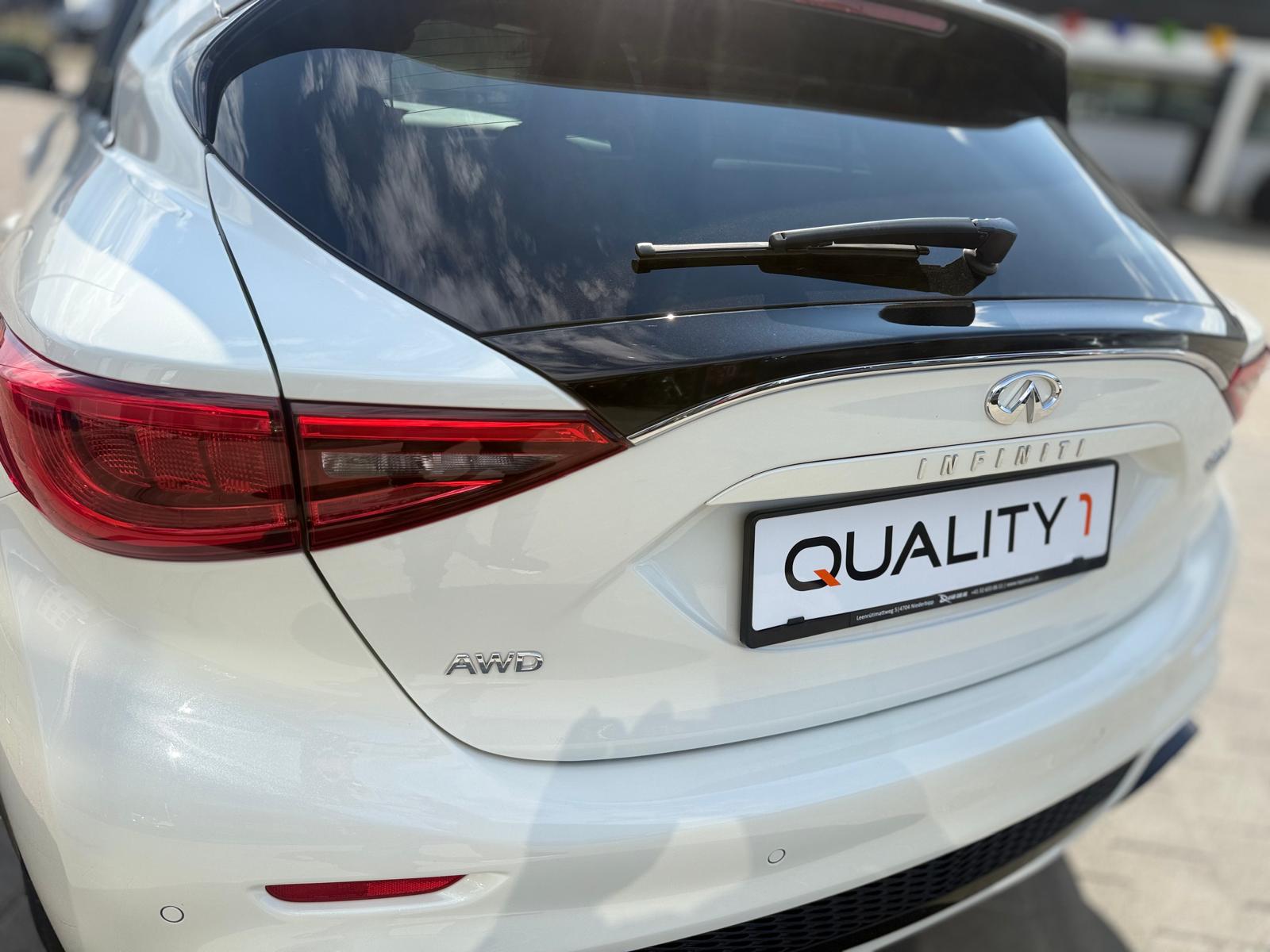 INFINITI Q30 2.0t Sport AWD DCT-image-11