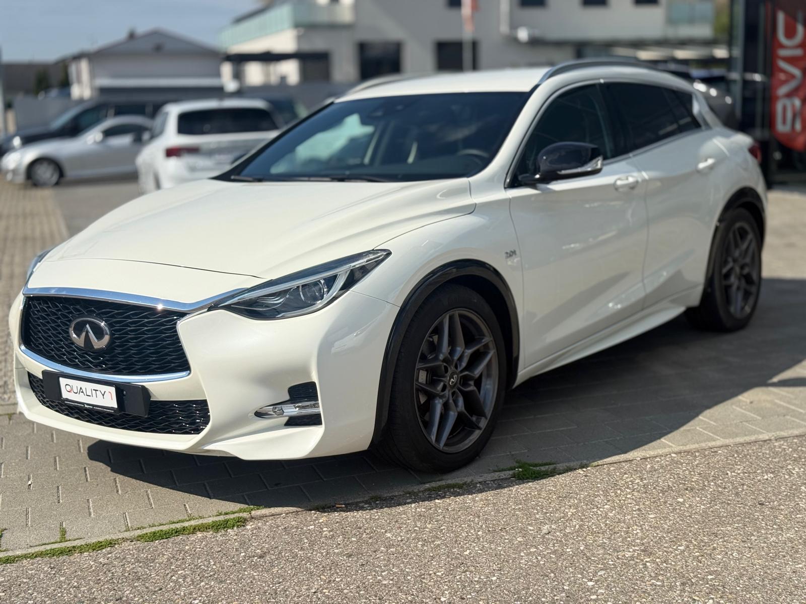 INFINITI Q30 2.0t Sport AWD DCT-image-1