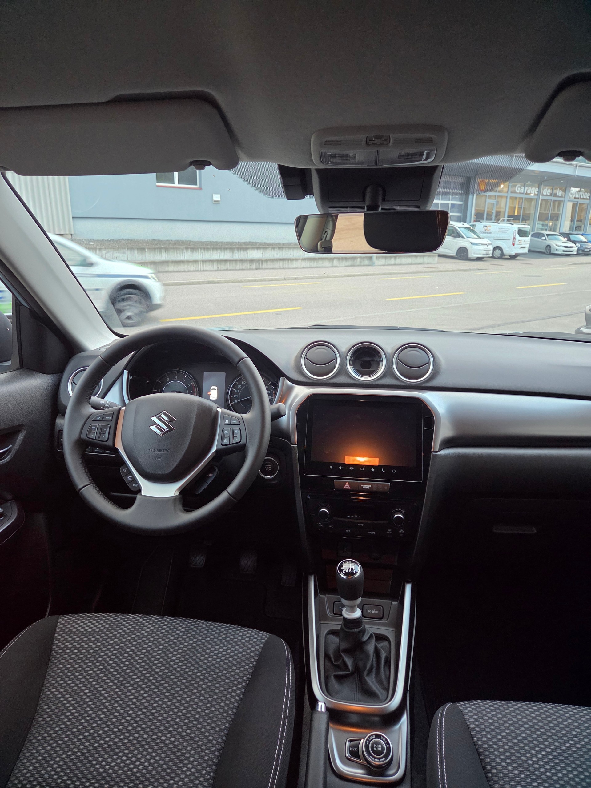 SUZUKI Vitara 1.4 Boosterjet Compact + 4x4 Hybrid-image-4