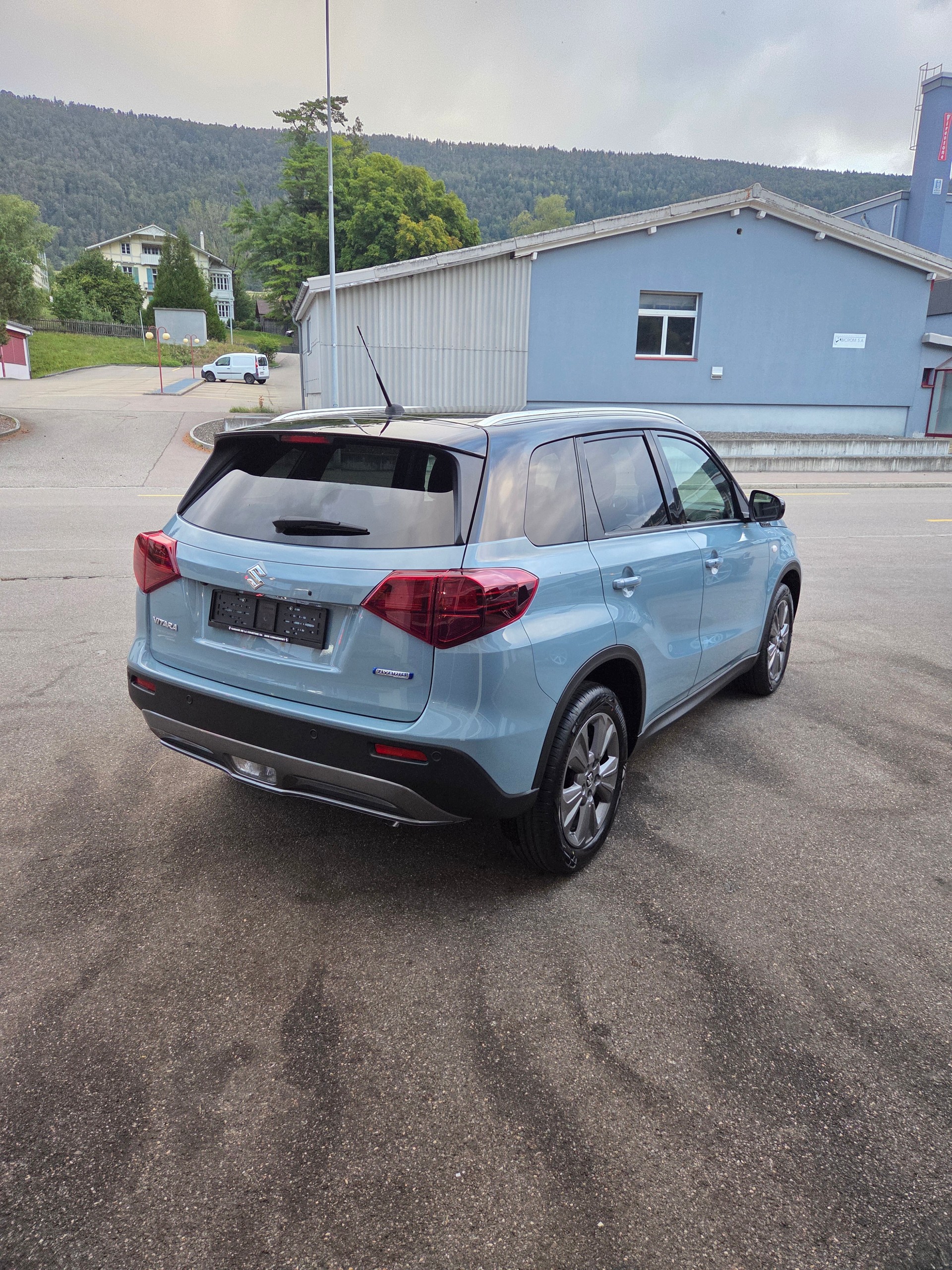 SUZUKI Vitara 1.4 Boosterjet Compact + 4x4 Hybrid-image-2