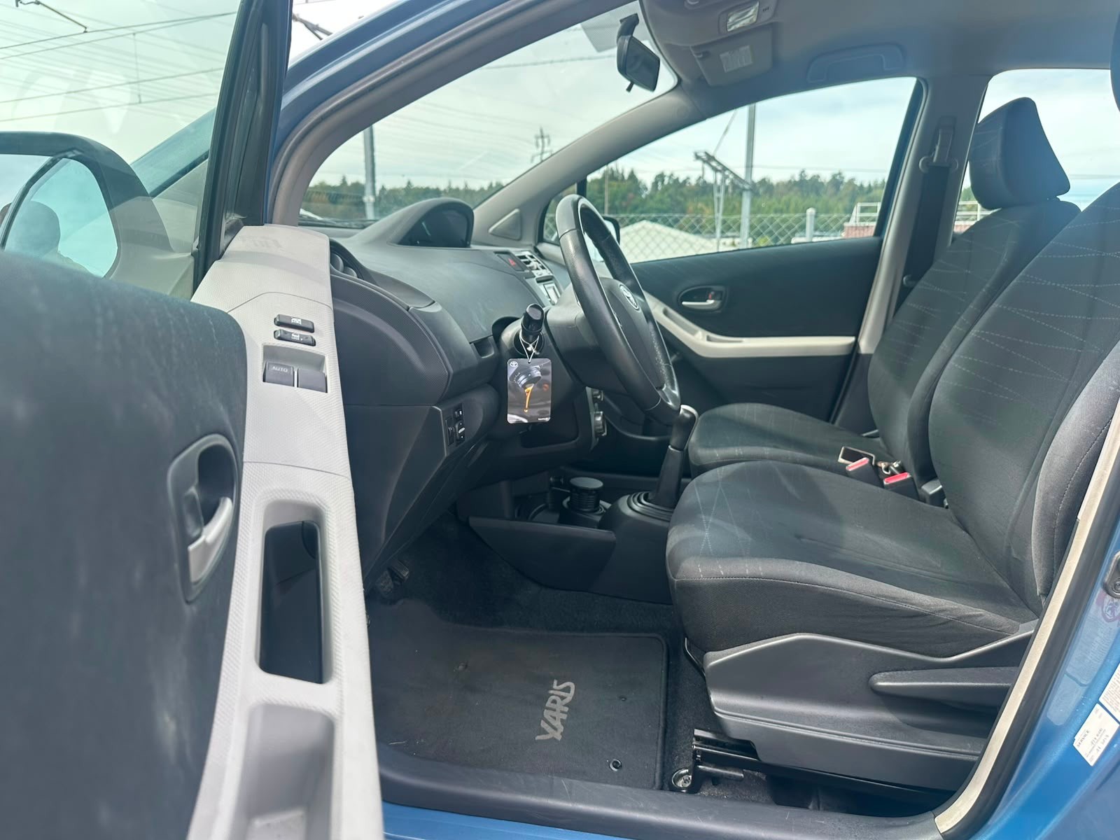 TOYOTA Yaris 1.3 City-image-7
