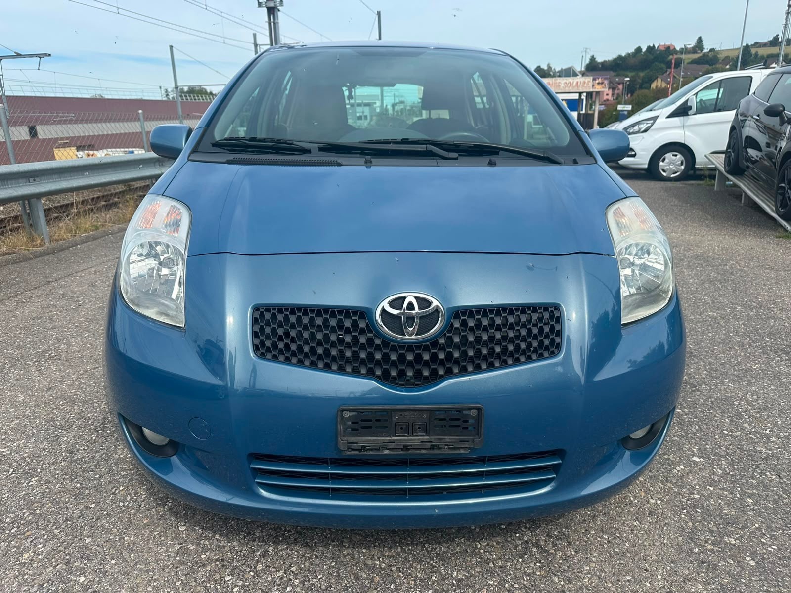 TOYOTA Yaris 1.3 City-image-1