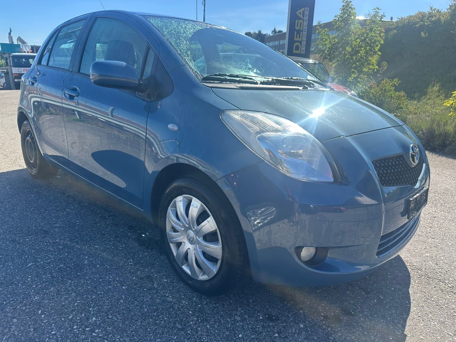 TOYOTA Yaris 1.3 City-showroom-element-2