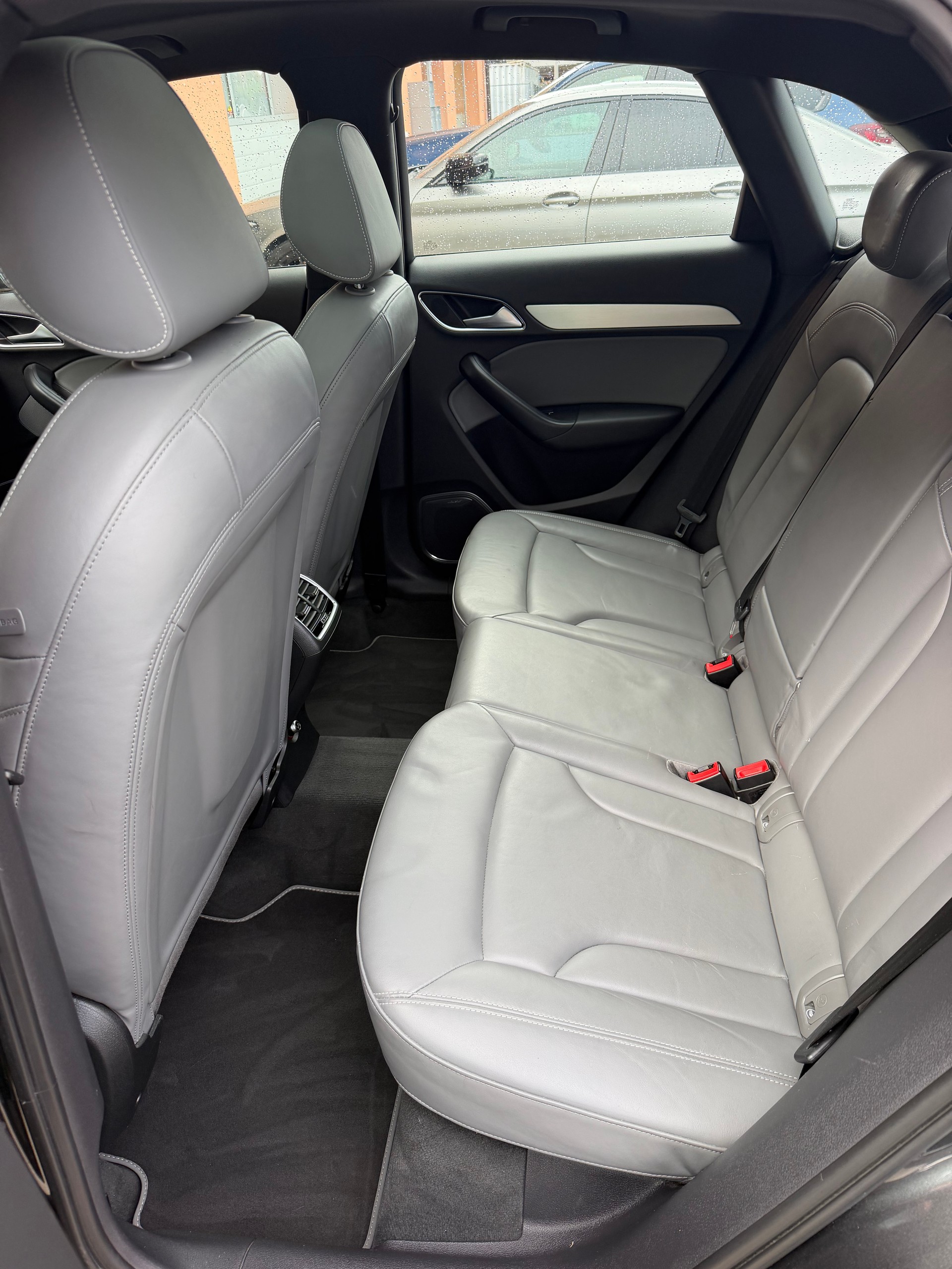 AUDI Q3 2.0 TFSI S-Line quattro S-tronic-image-15