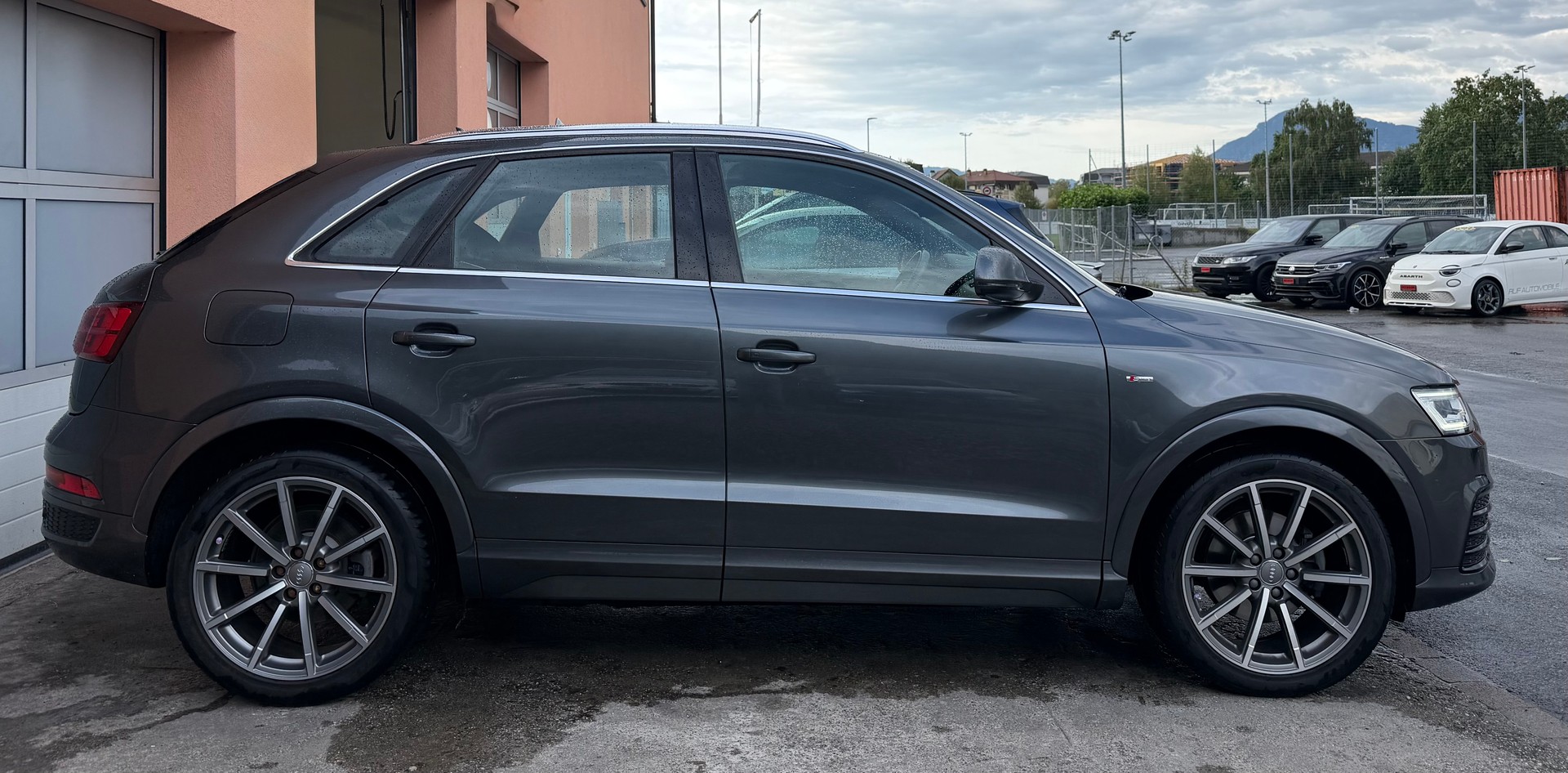AUDI Q3 2.0 TFSI S-Line quattro S-tronic-image-6