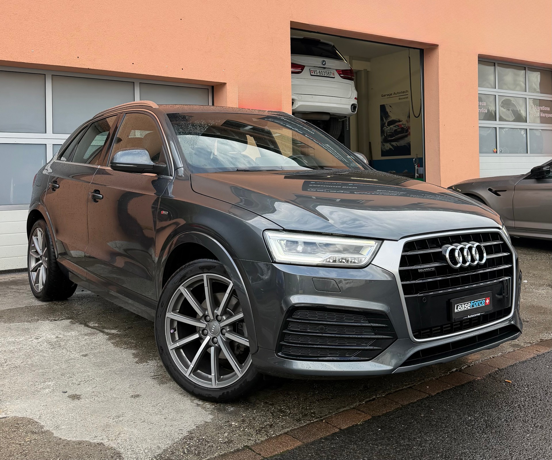 AUDI Q3 2.0 TFSI S-Line quattro S-tronic-image-0