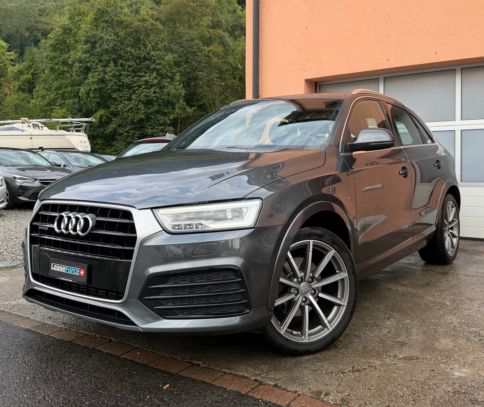 AUDI Q3 2.0 TFSI S-Line quattro S-tronic-image-1