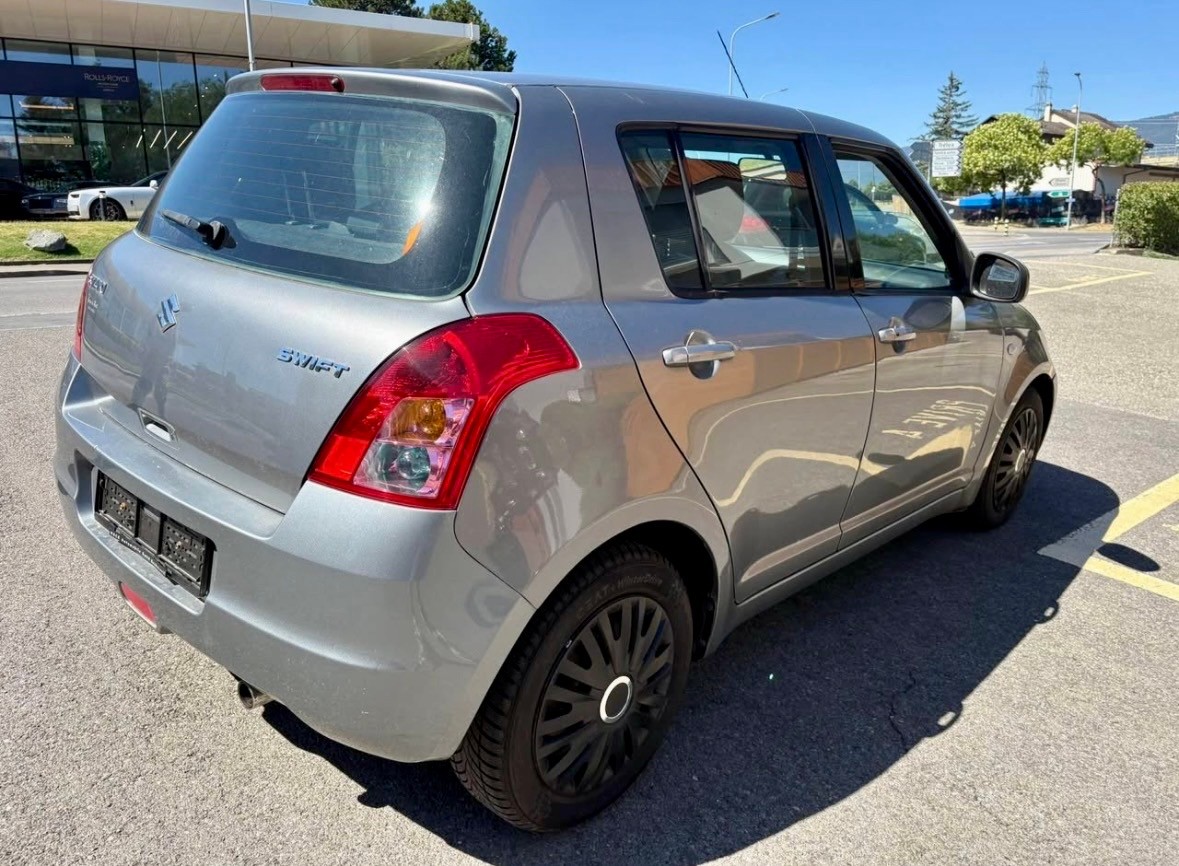 SUZUKI Swift 1.5i 16V VVT GL Top-image-2