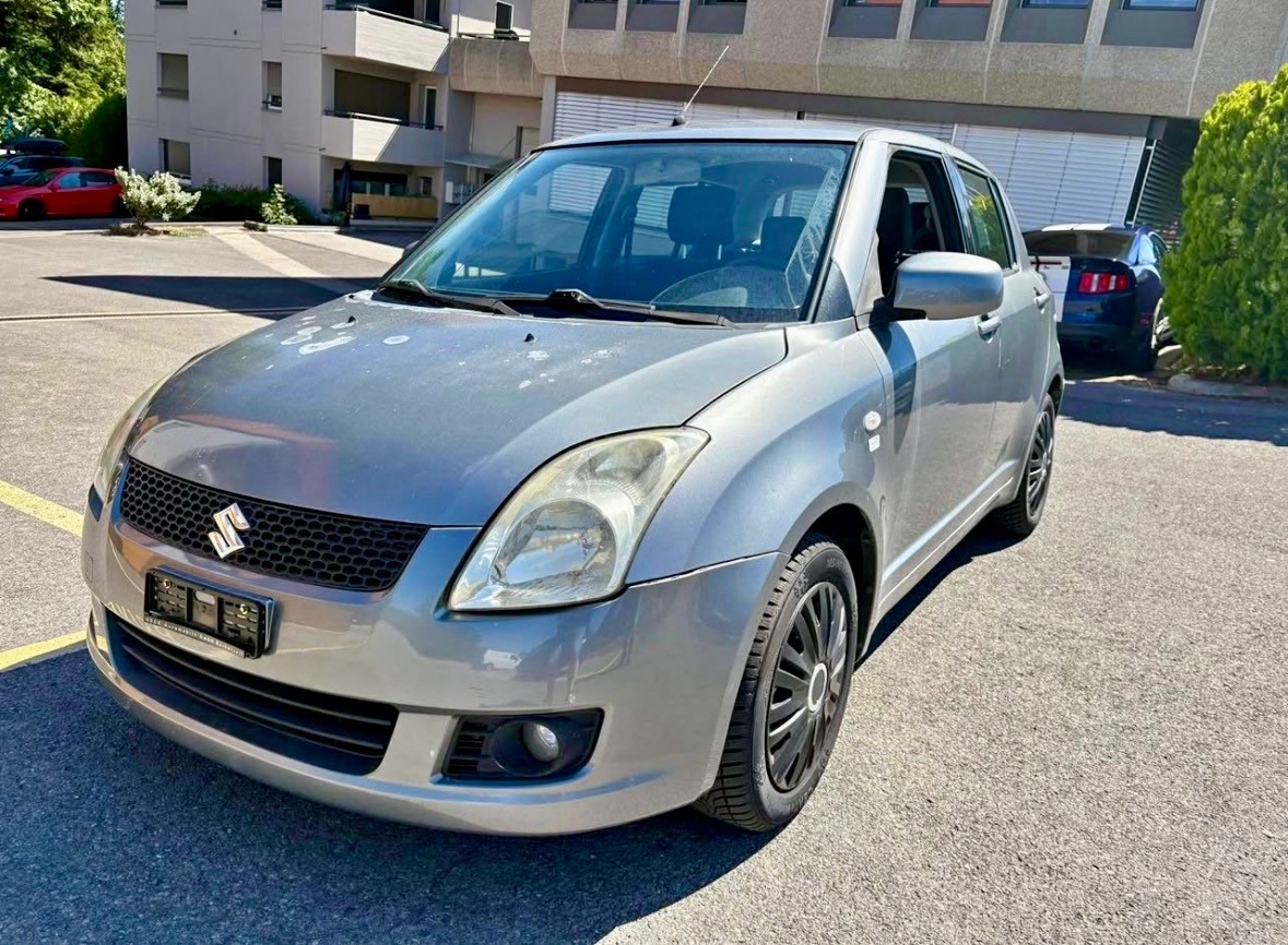 SUZUKI Swift 1.5i 16V VVT GL Top-image-0