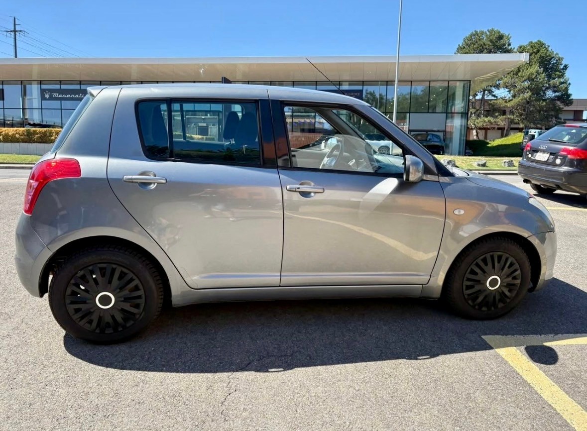 SUZUKI Swift 1.5i 16V VVT GL Top-image-1