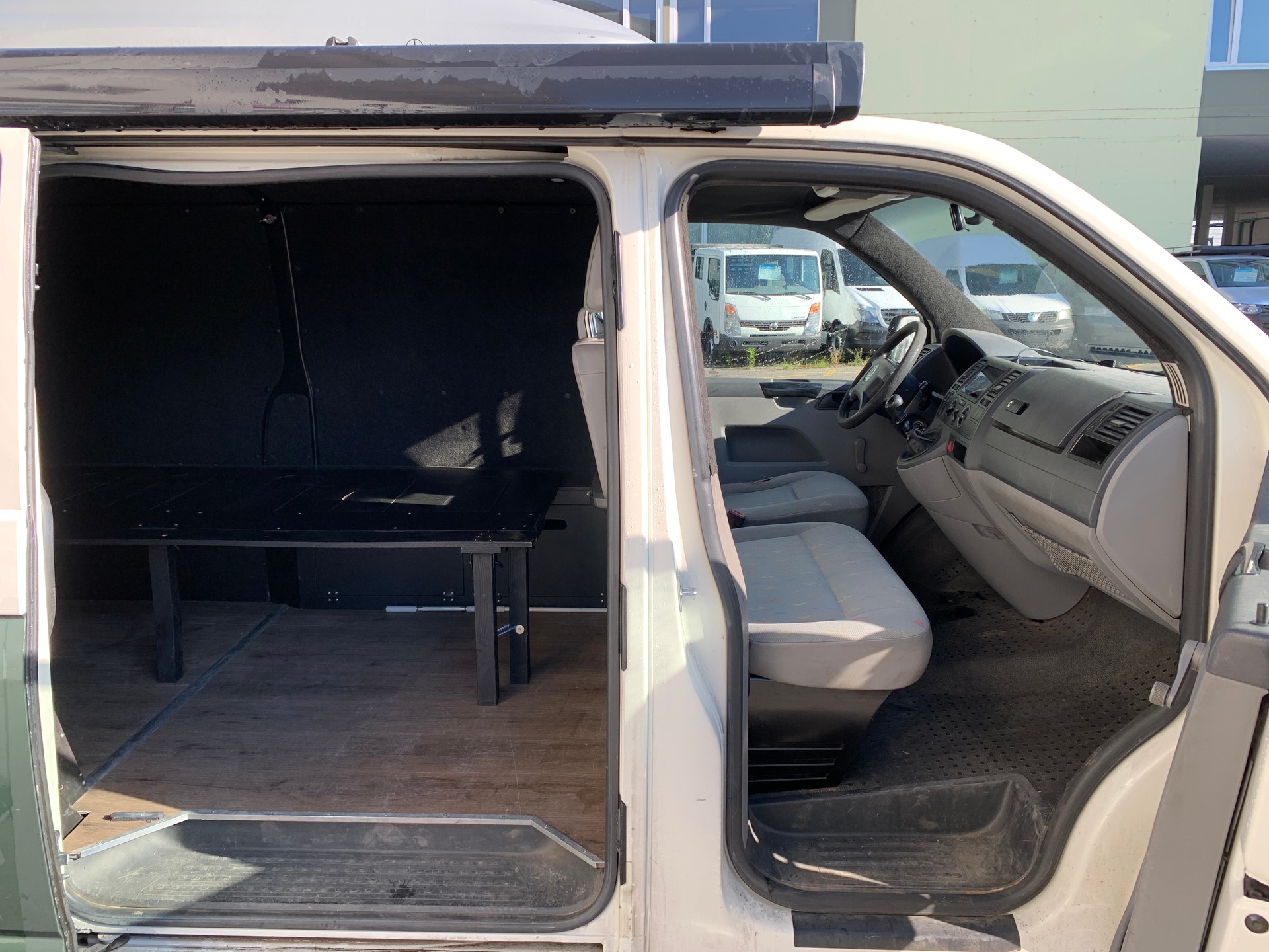 VW T5 1.9 TDI CAMPER-image-6