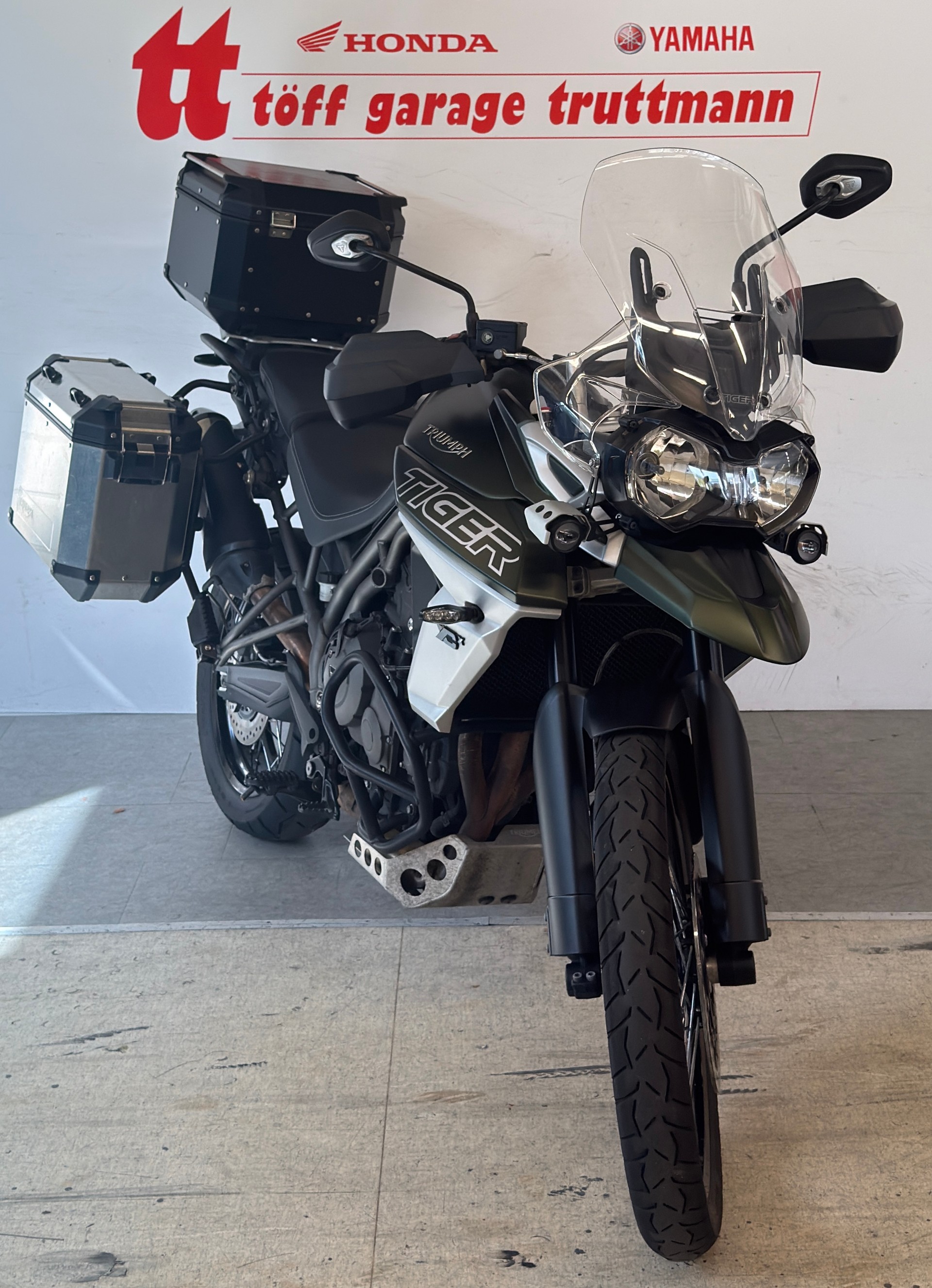 TRIUMPH Tiger 800 XCx ABS-showroom-element-2